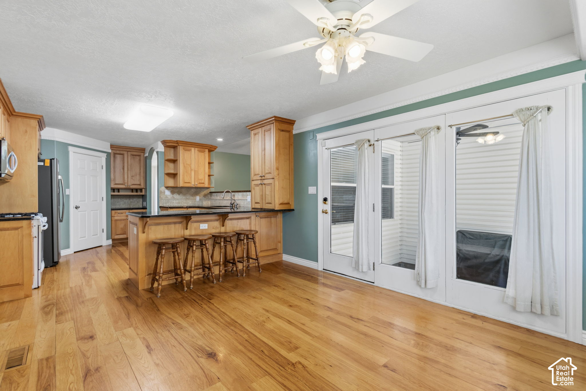 main property photo 28