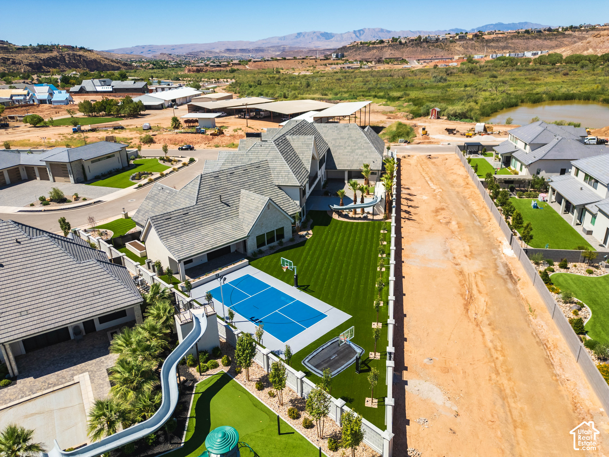 main property photo 123