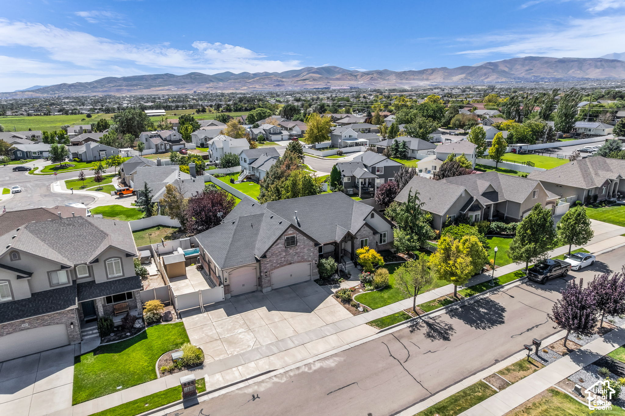 main property photo 50