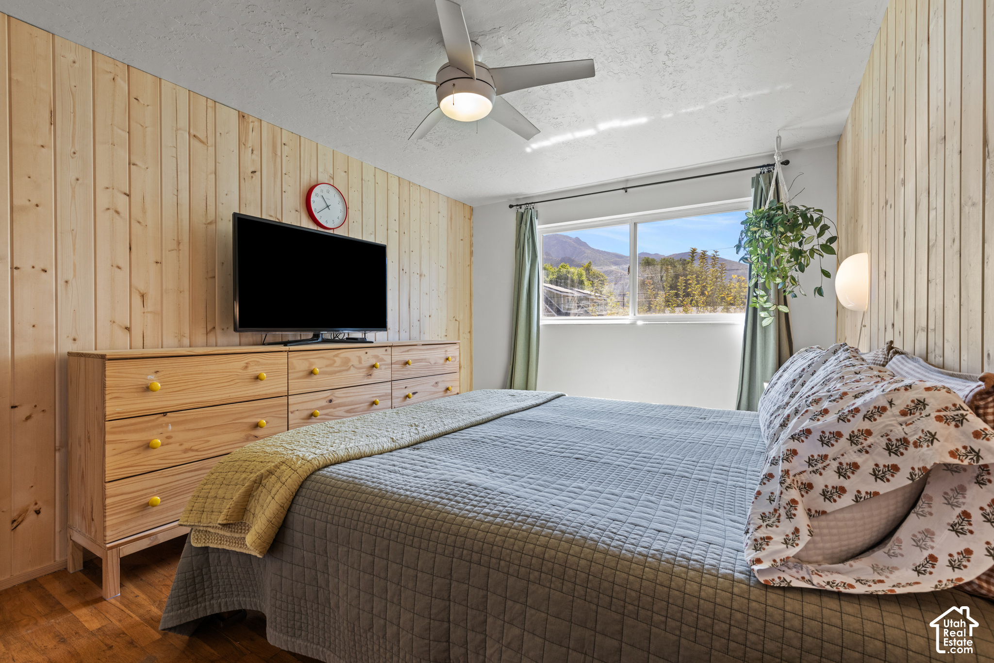 main property photo 9
