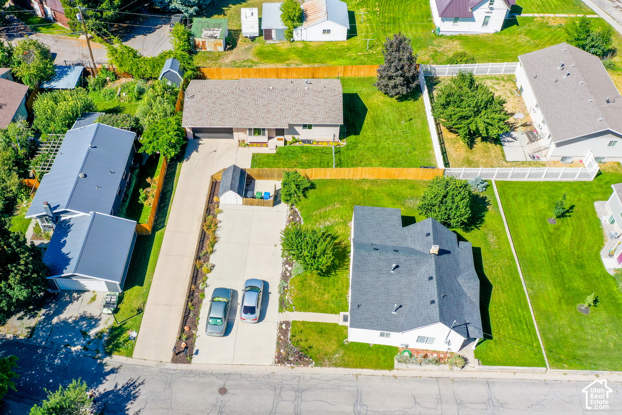 main property photo 32