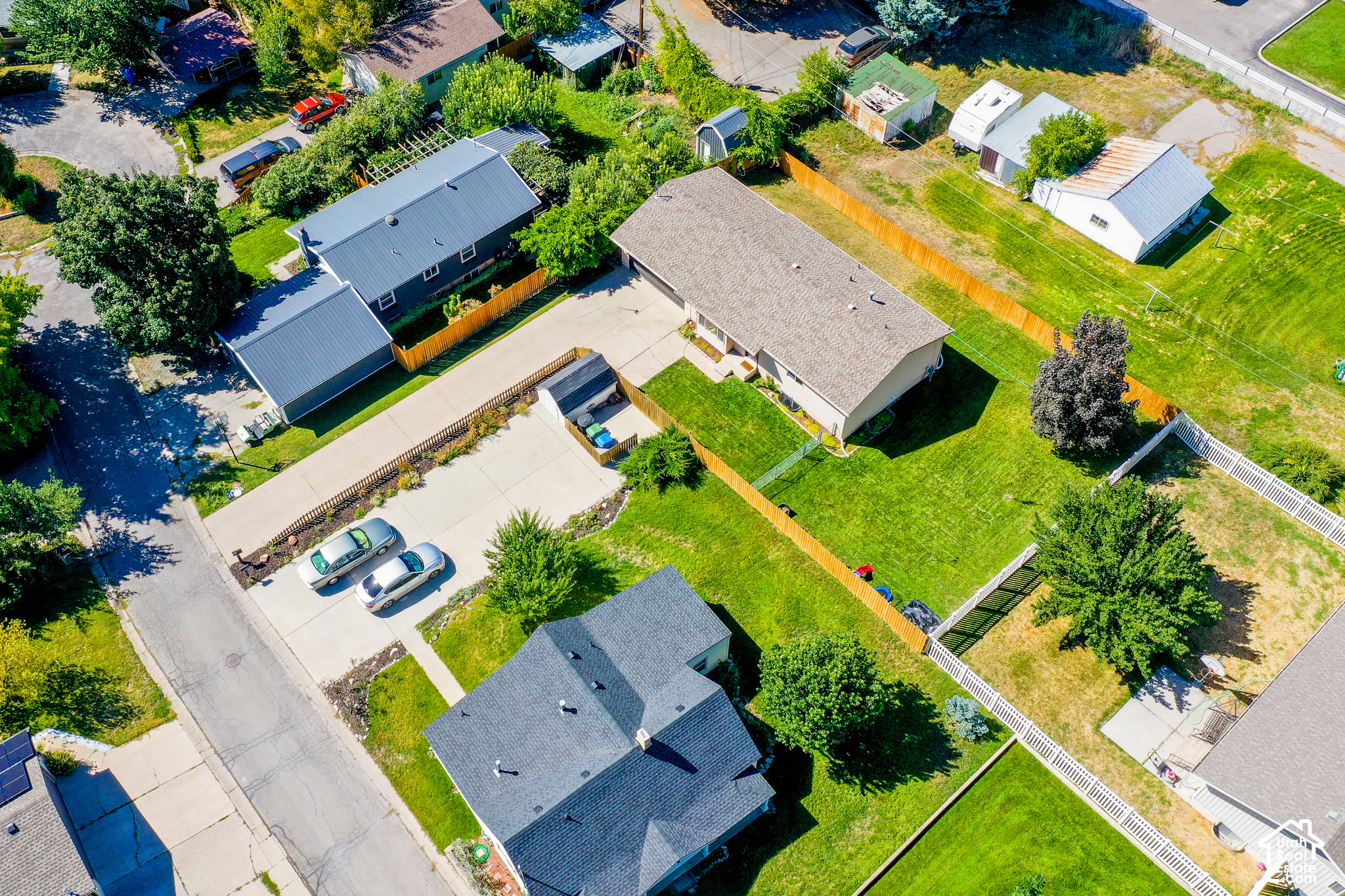 main property photo 34