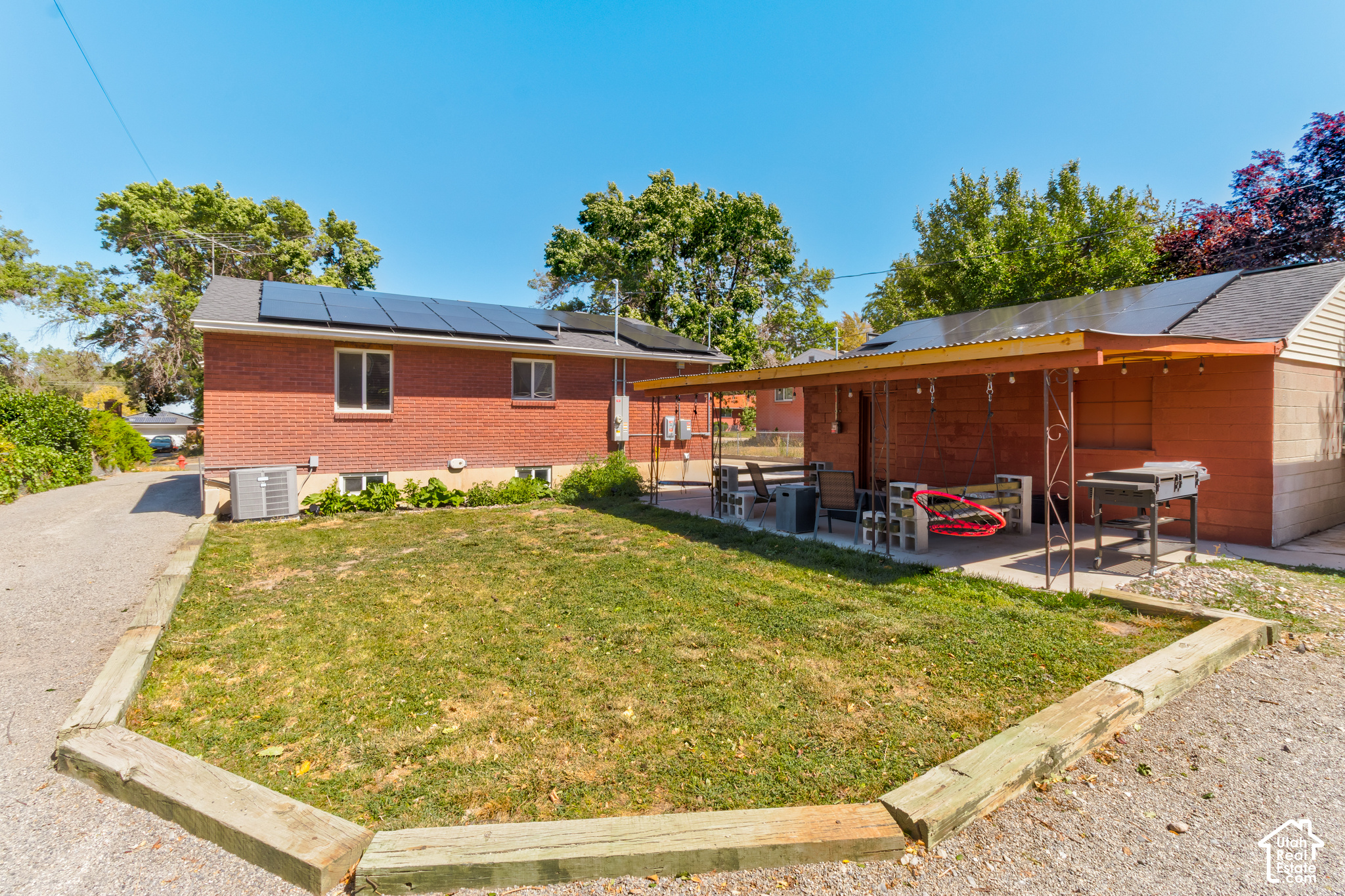 main property photo 22