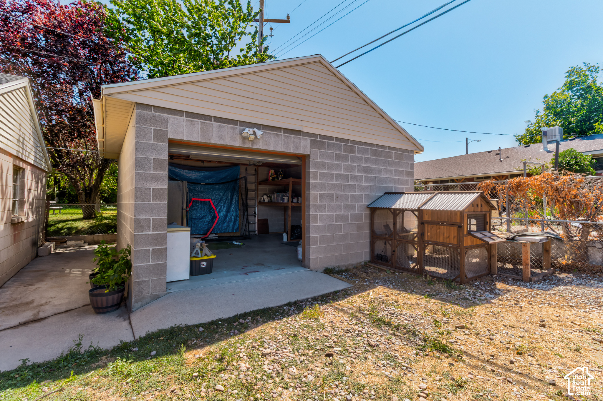 main property photo 25