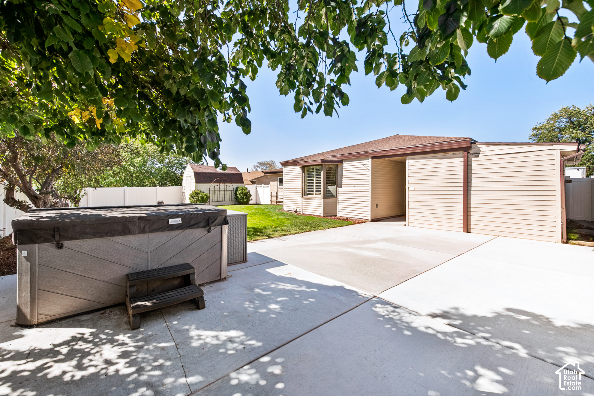main property photo 35