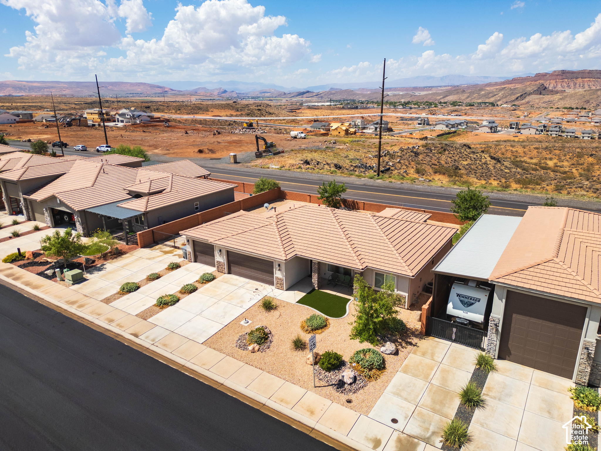main property photo 30