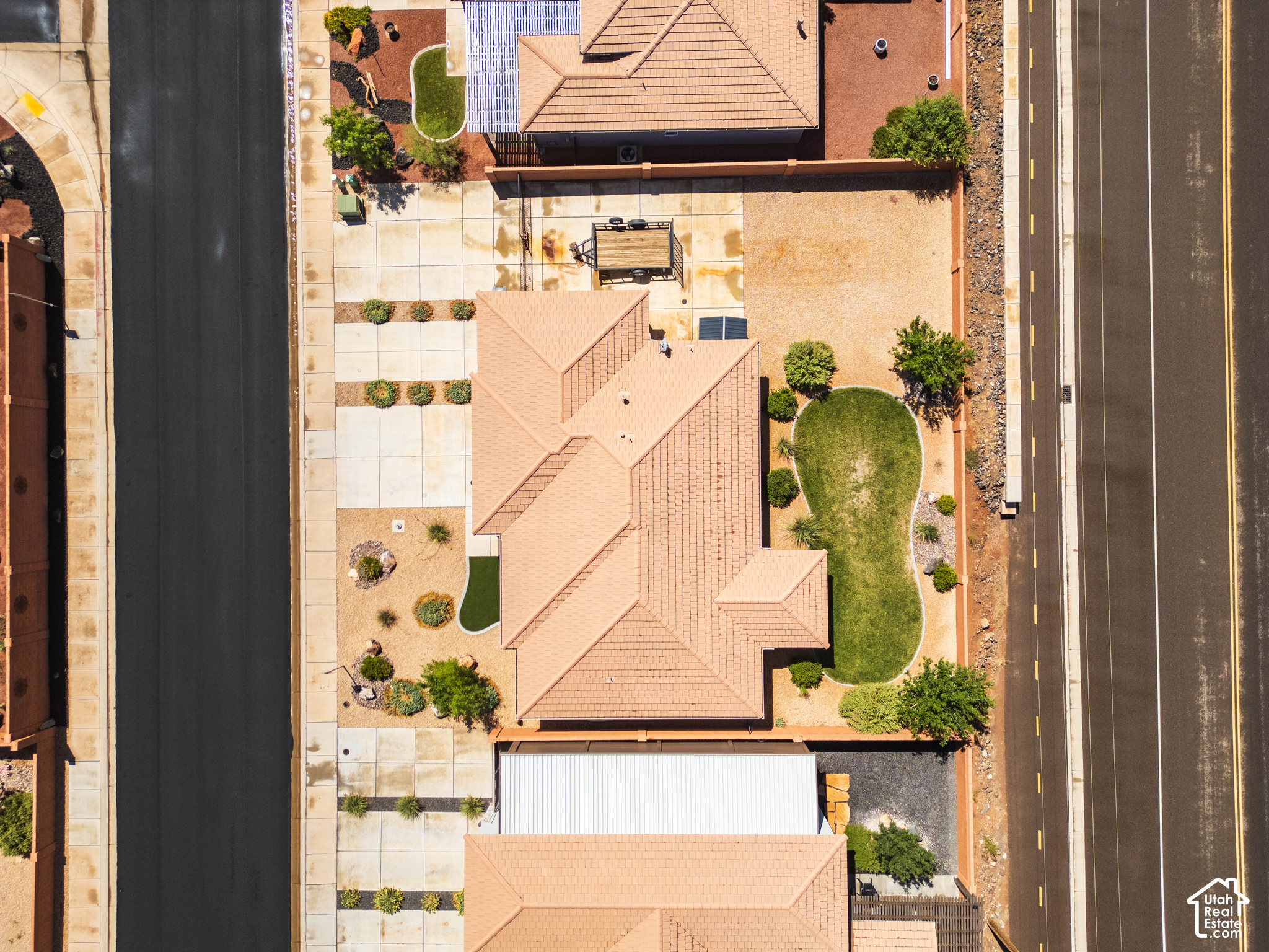 main property photo 40