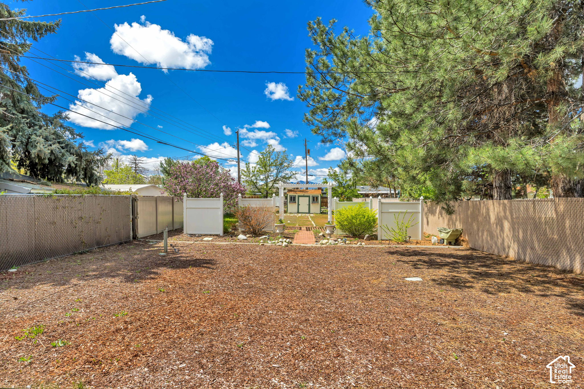 main property photo 40