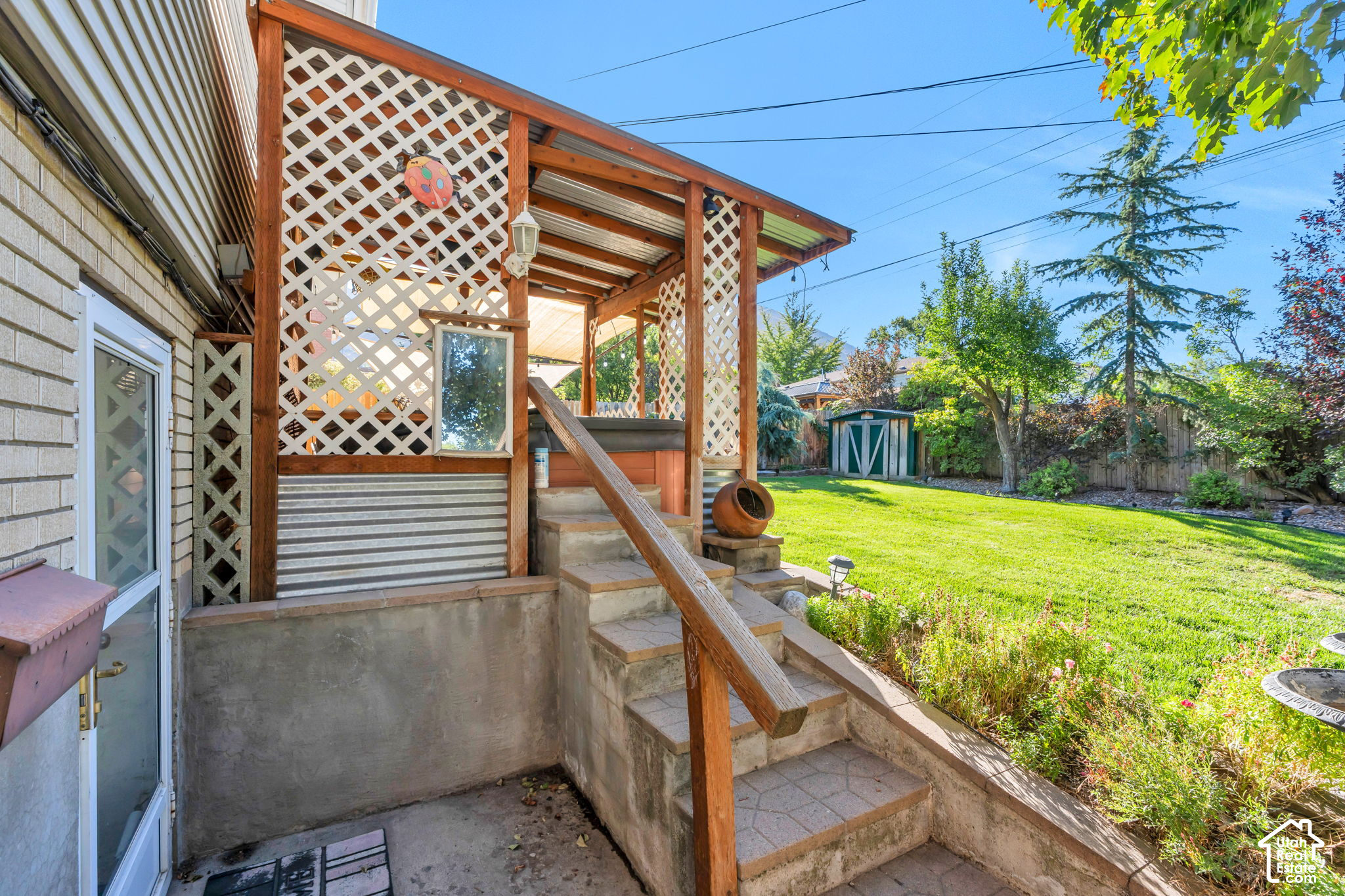 main property photo 32
