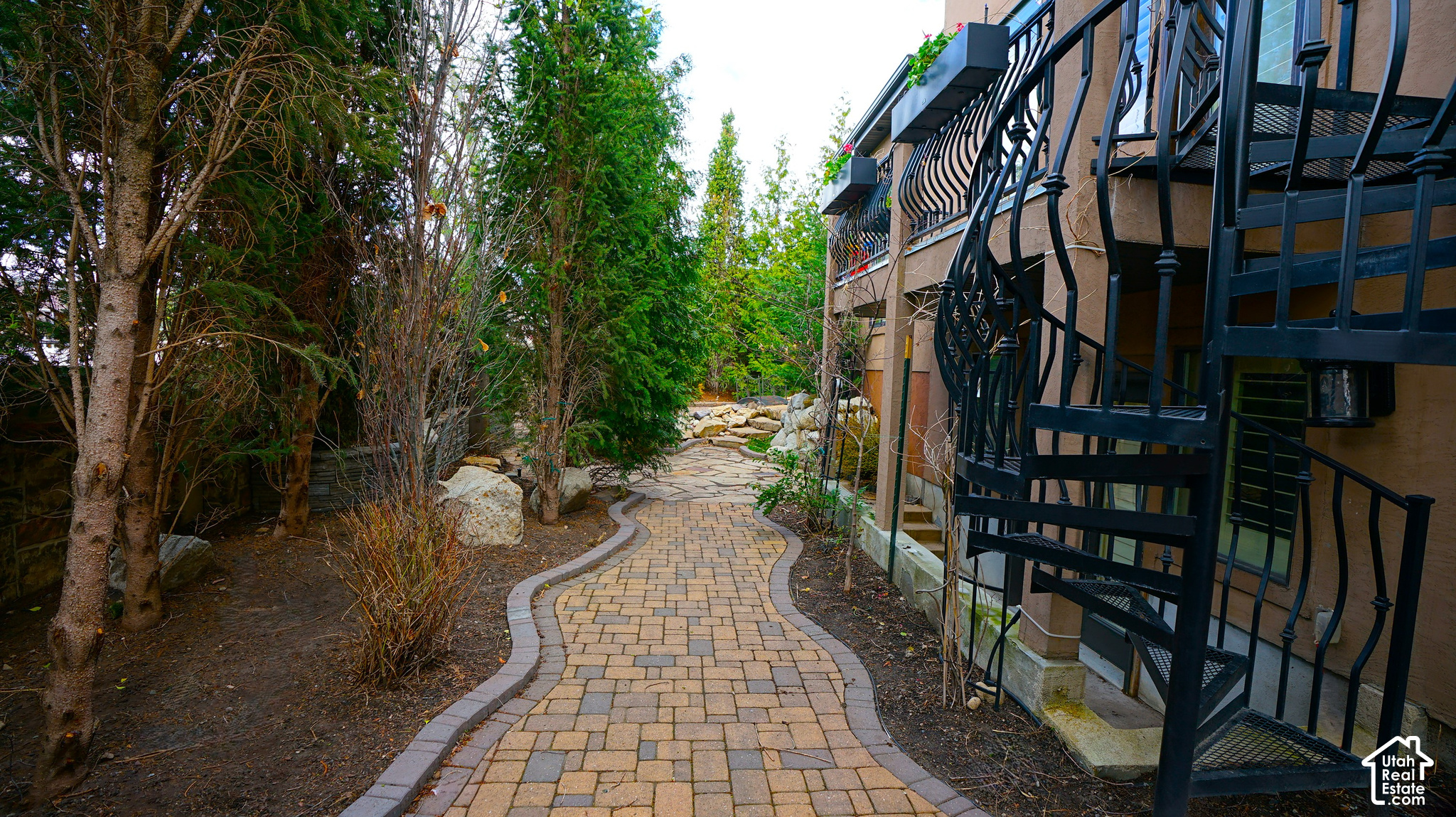 main property photo 60
