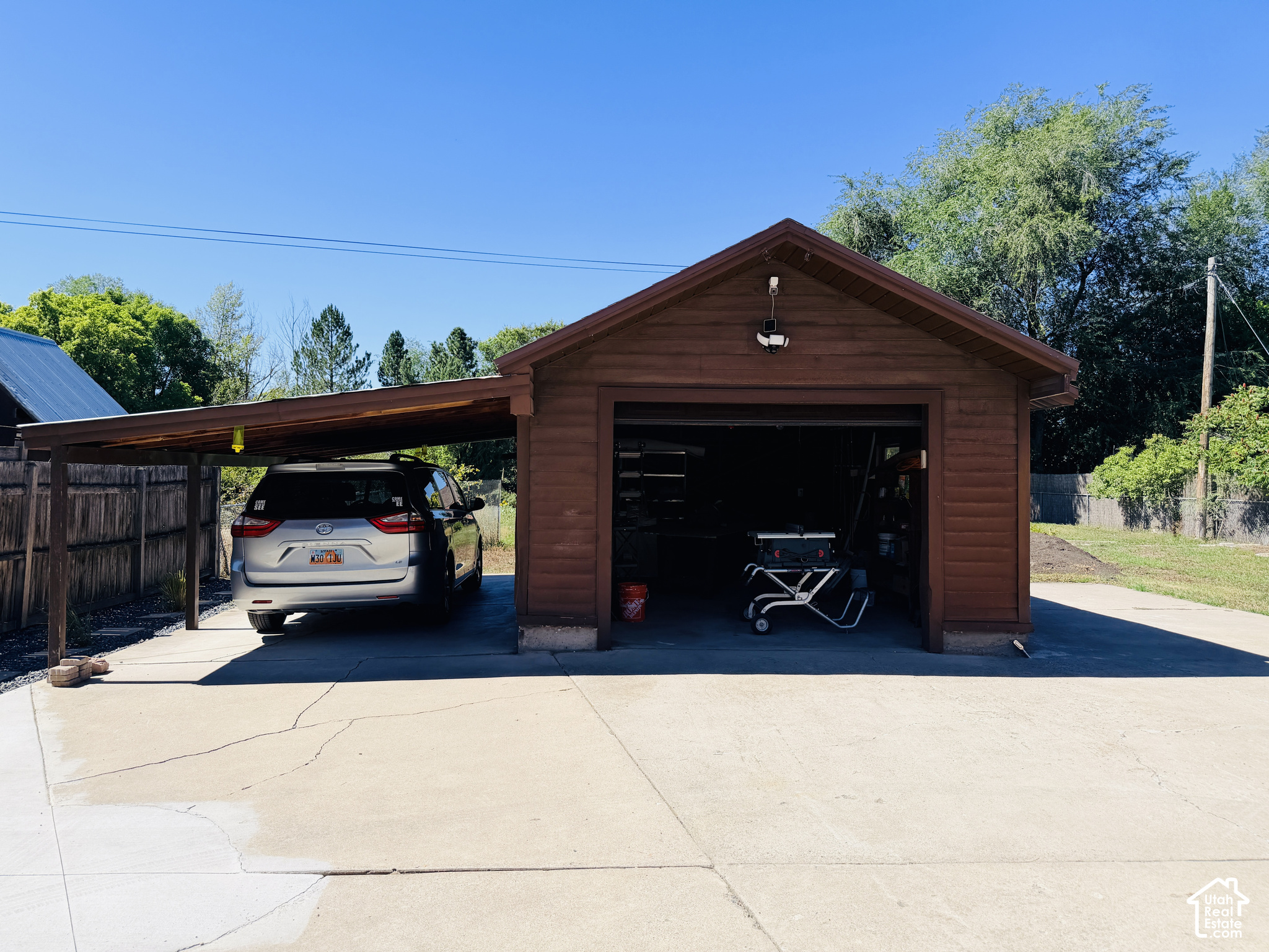 main property photo 23