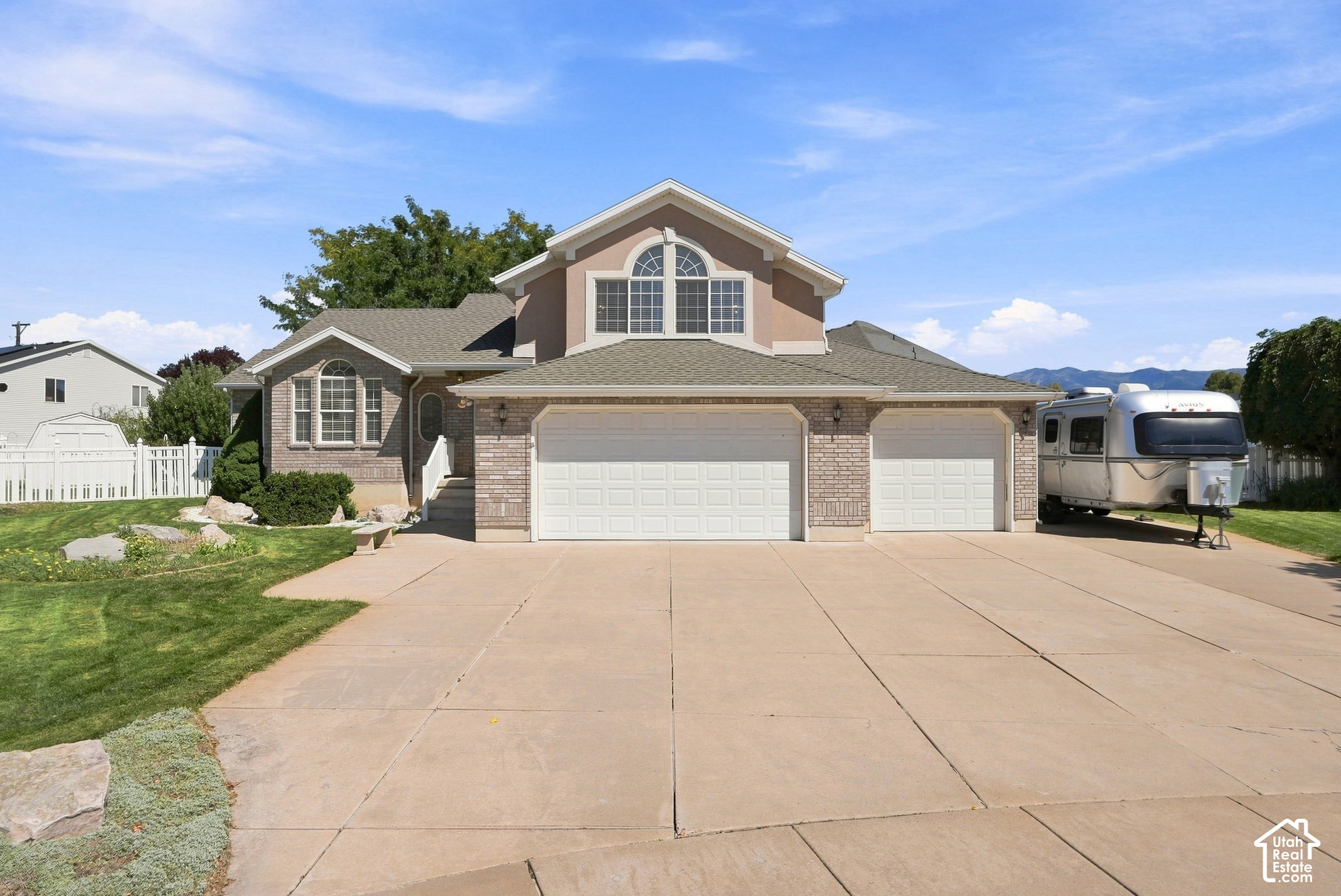 main property photo 40