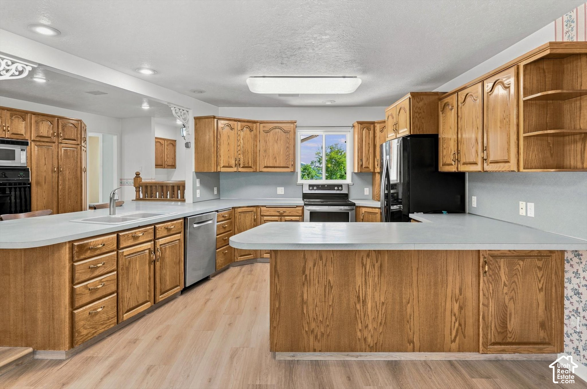 main property photo 10