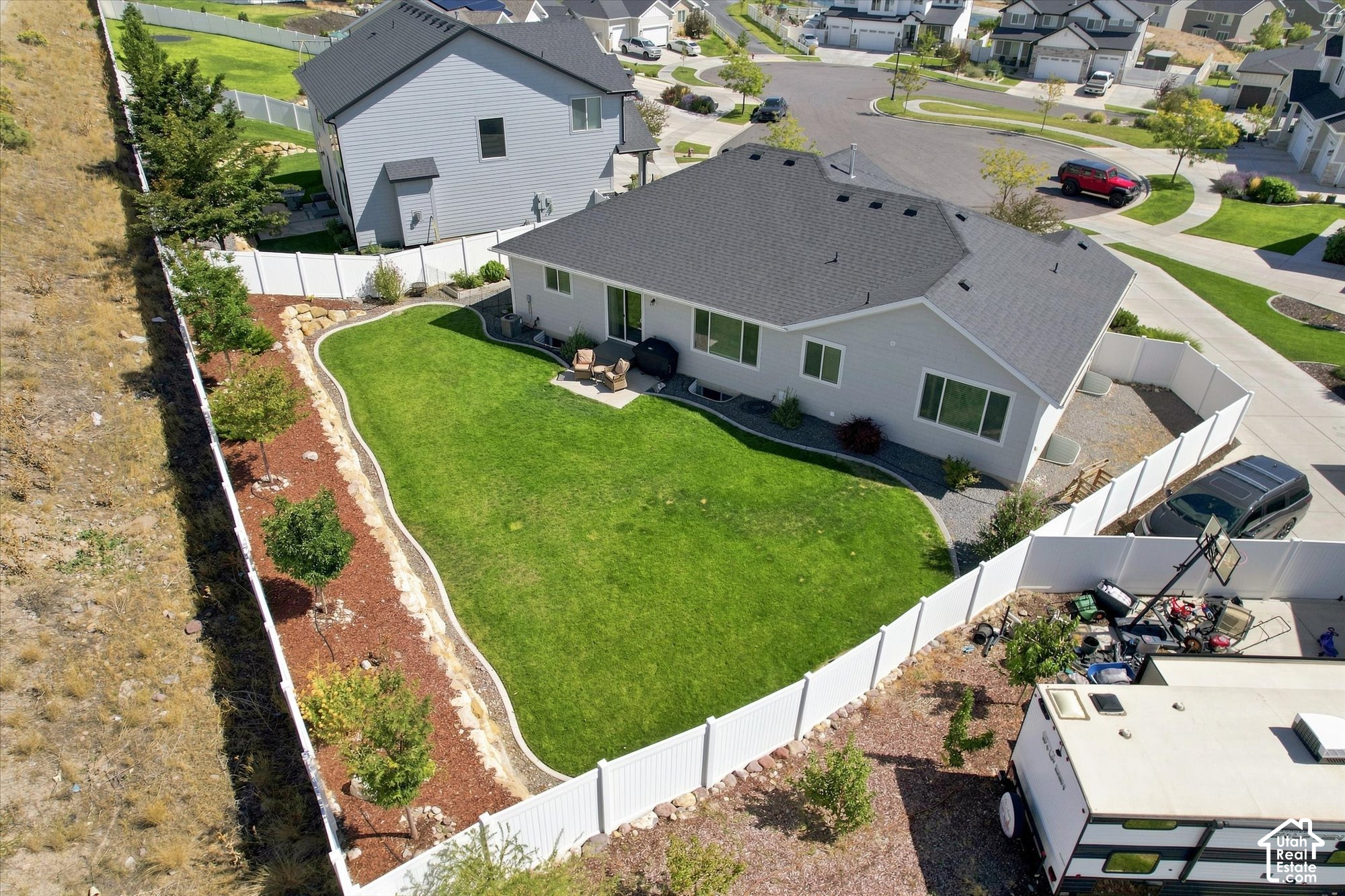 main property photo 45
