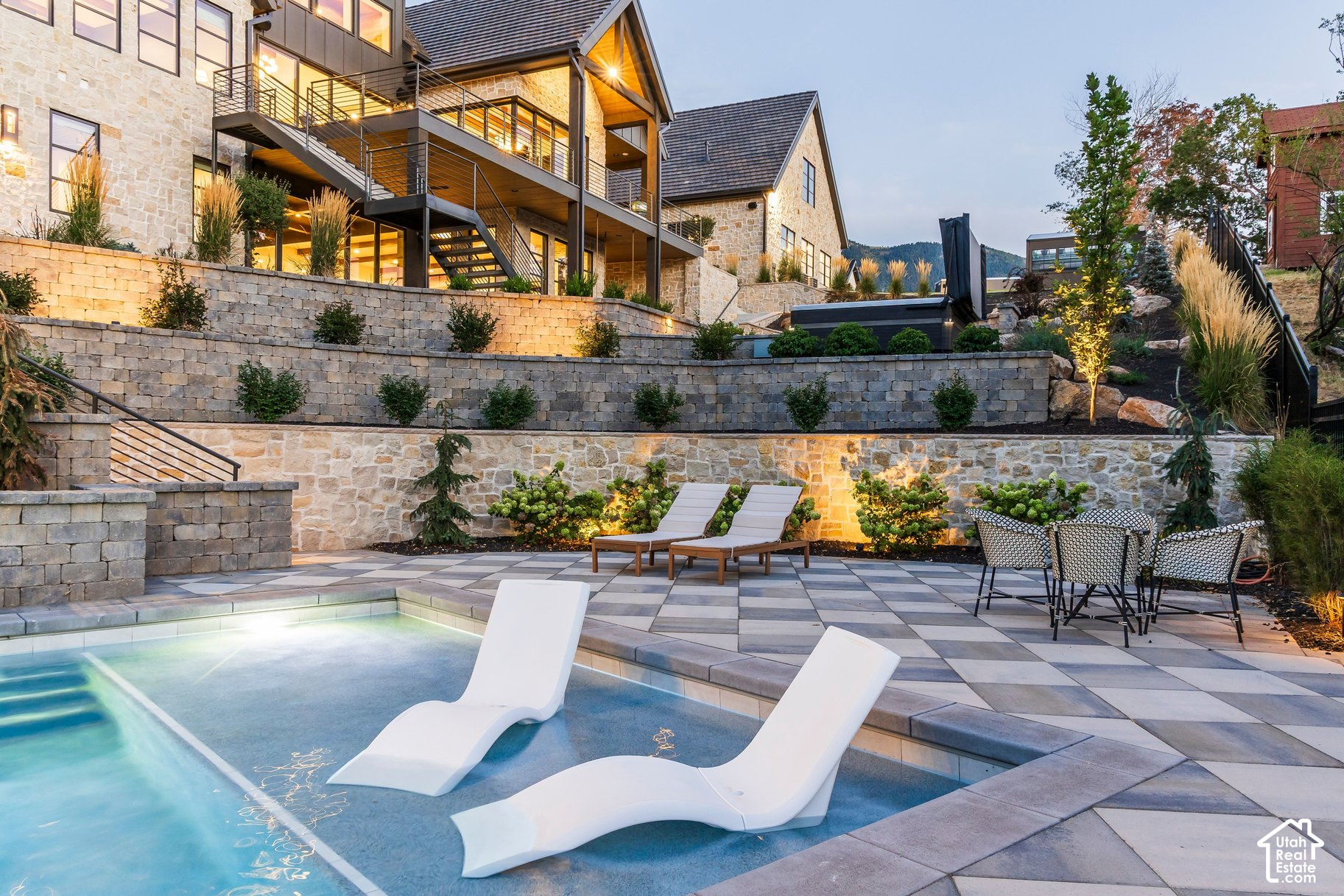 main property photo 77