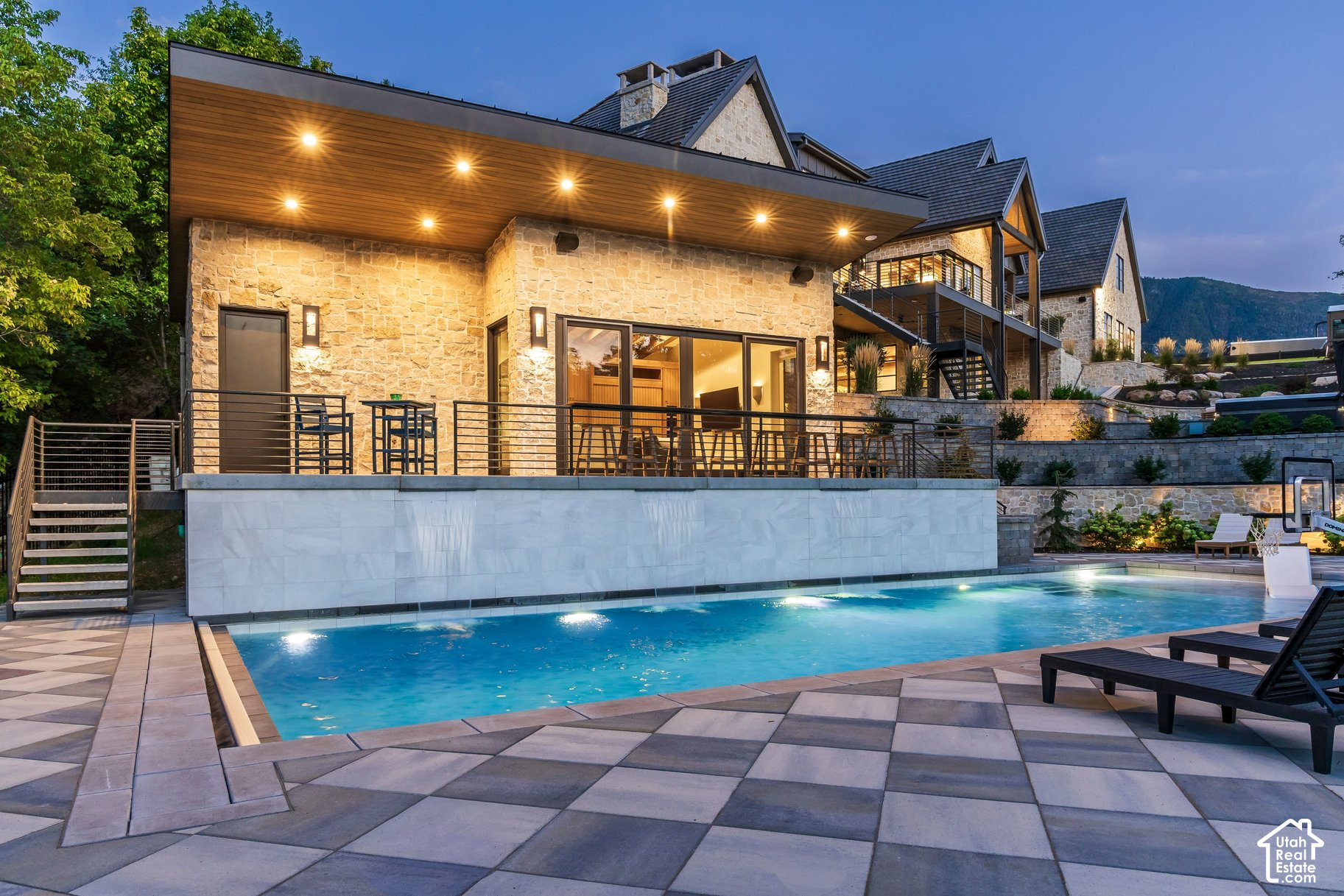 main property photo 78