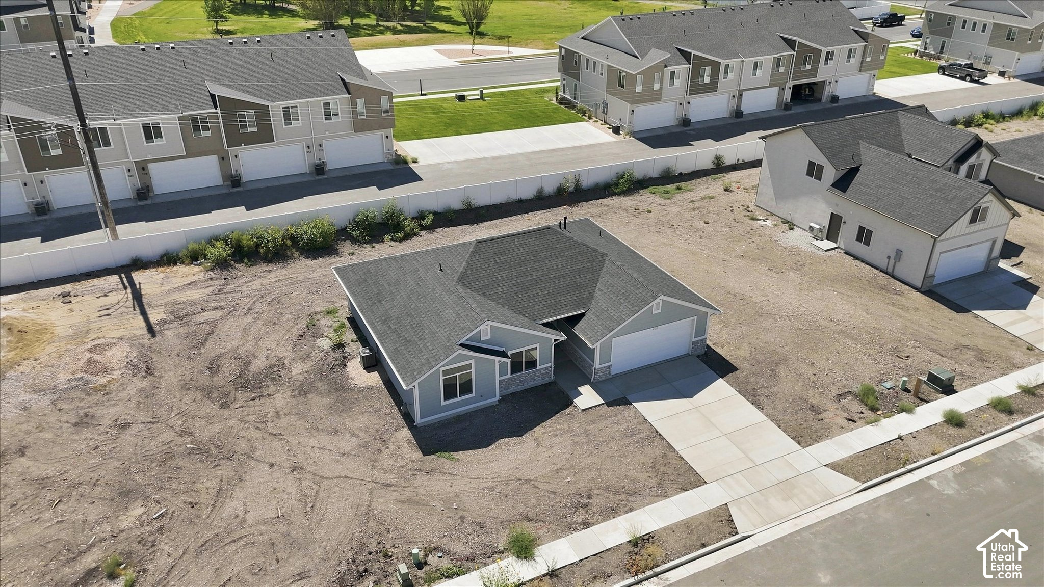main property photo 32