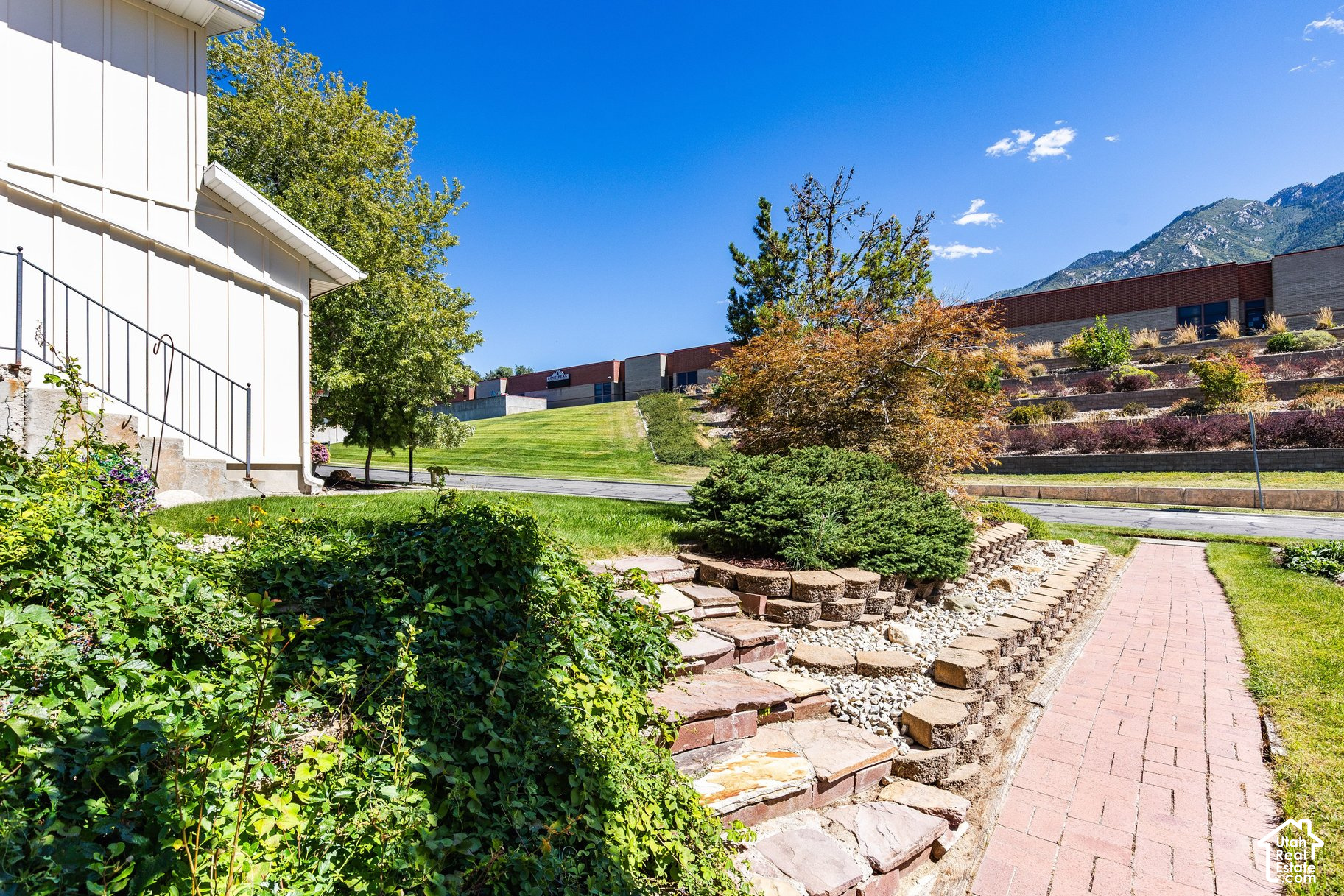 main property photo 30