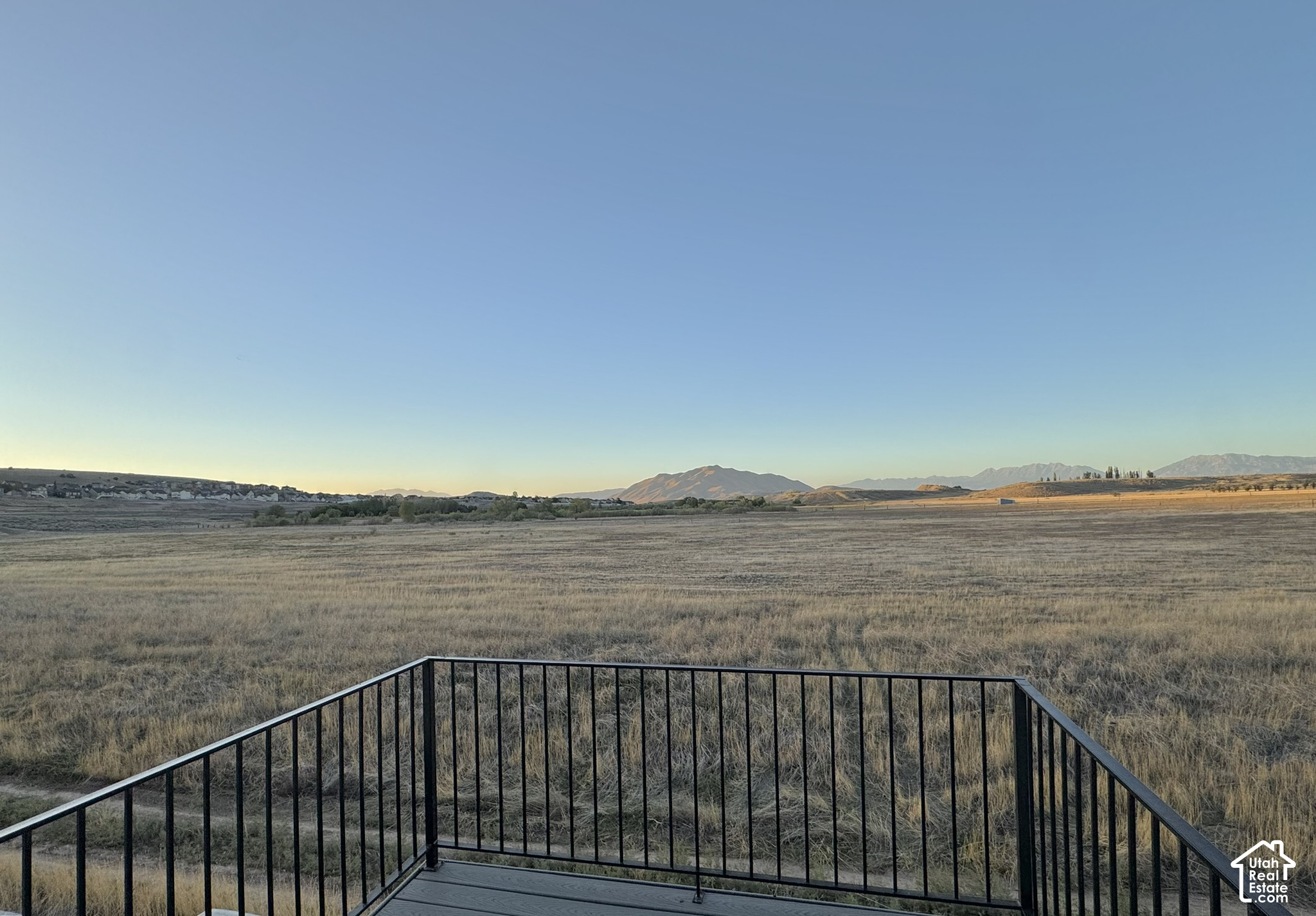 main property photo 28