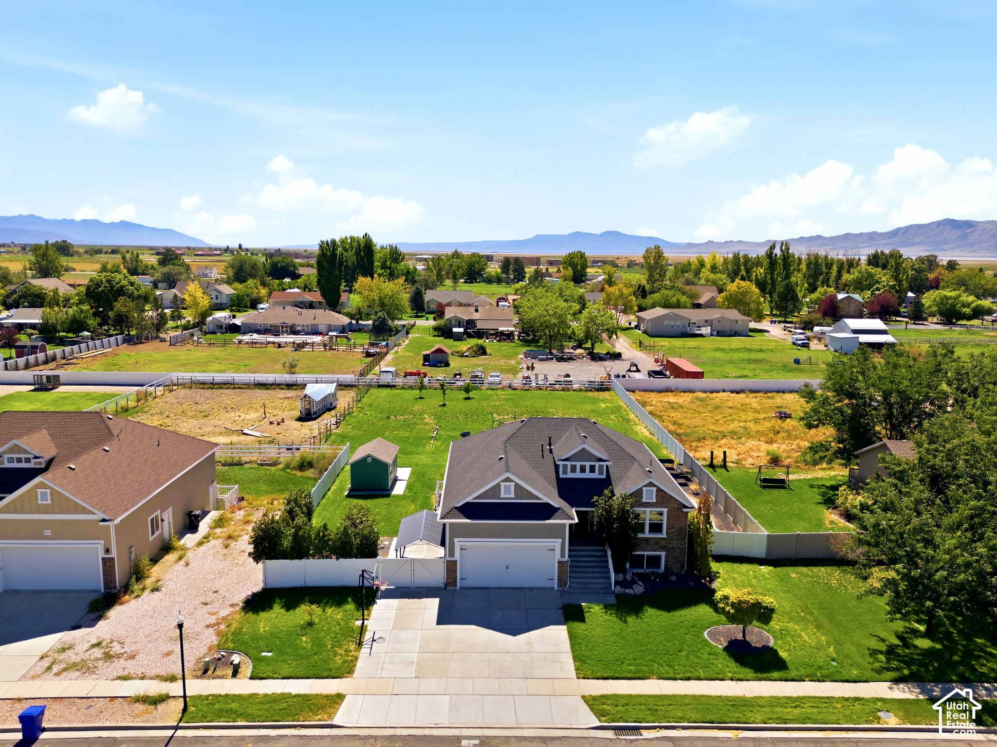 main property photo 29