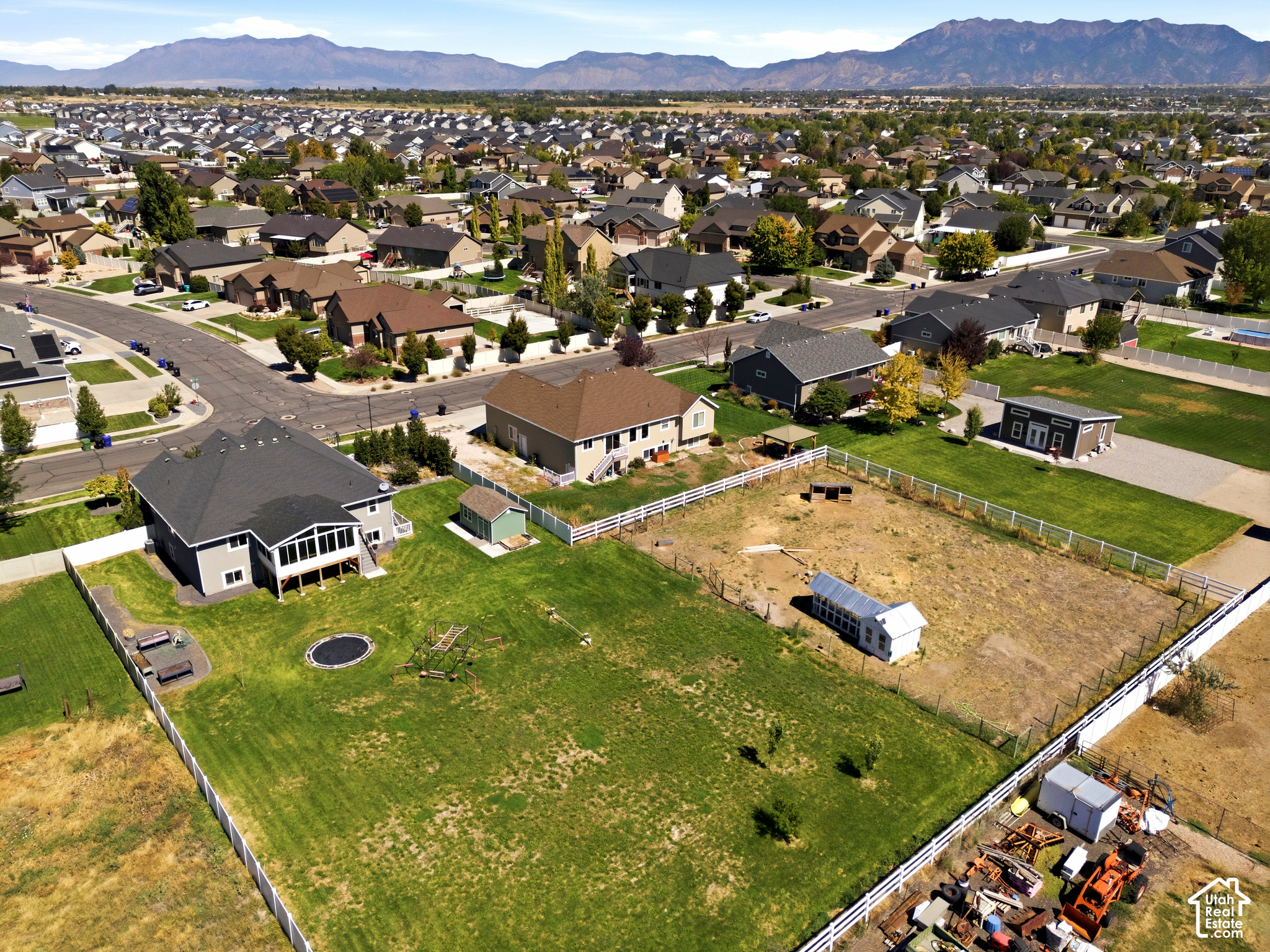 main property photo 30