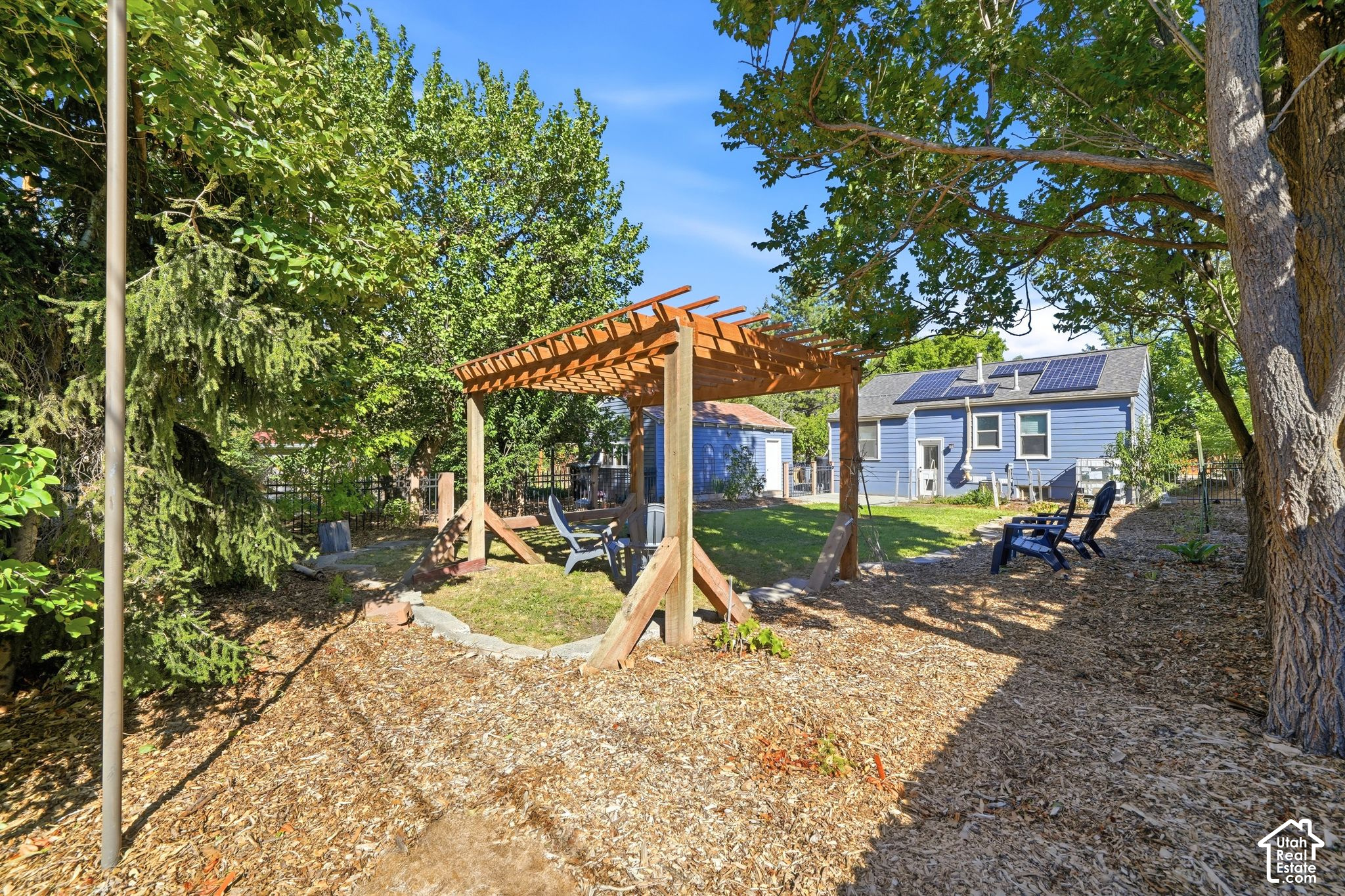main property photo 24