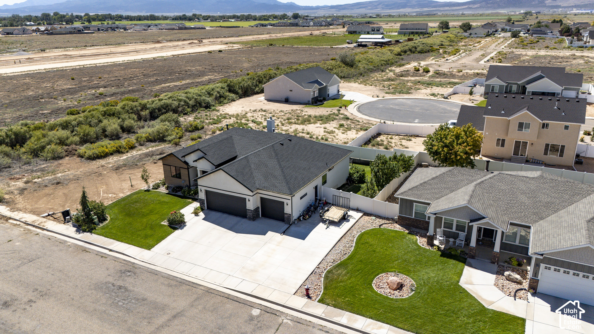main property photo 54