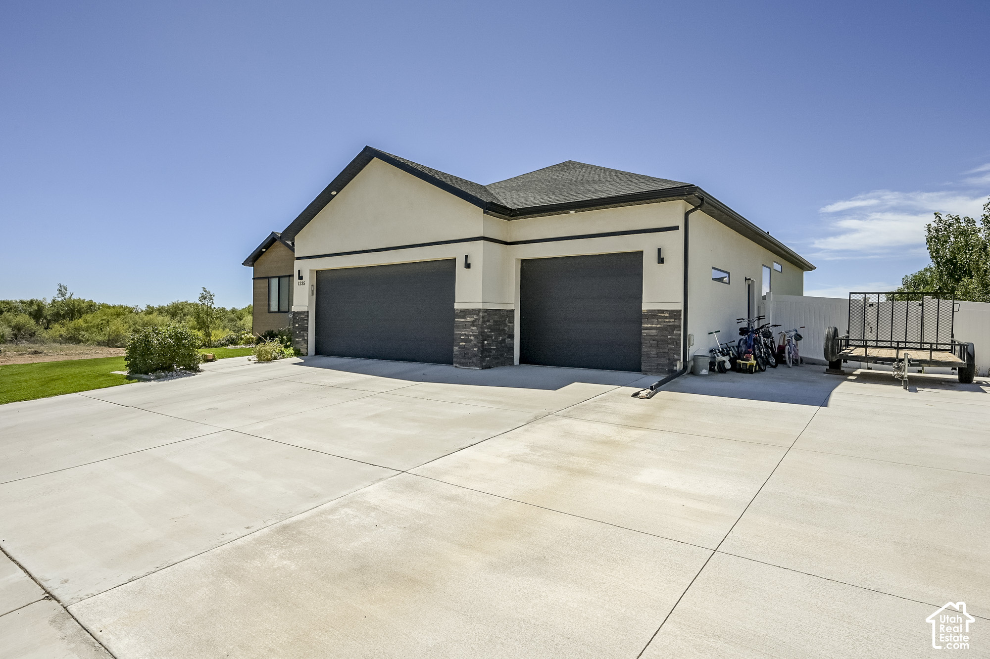 main property photo 60
