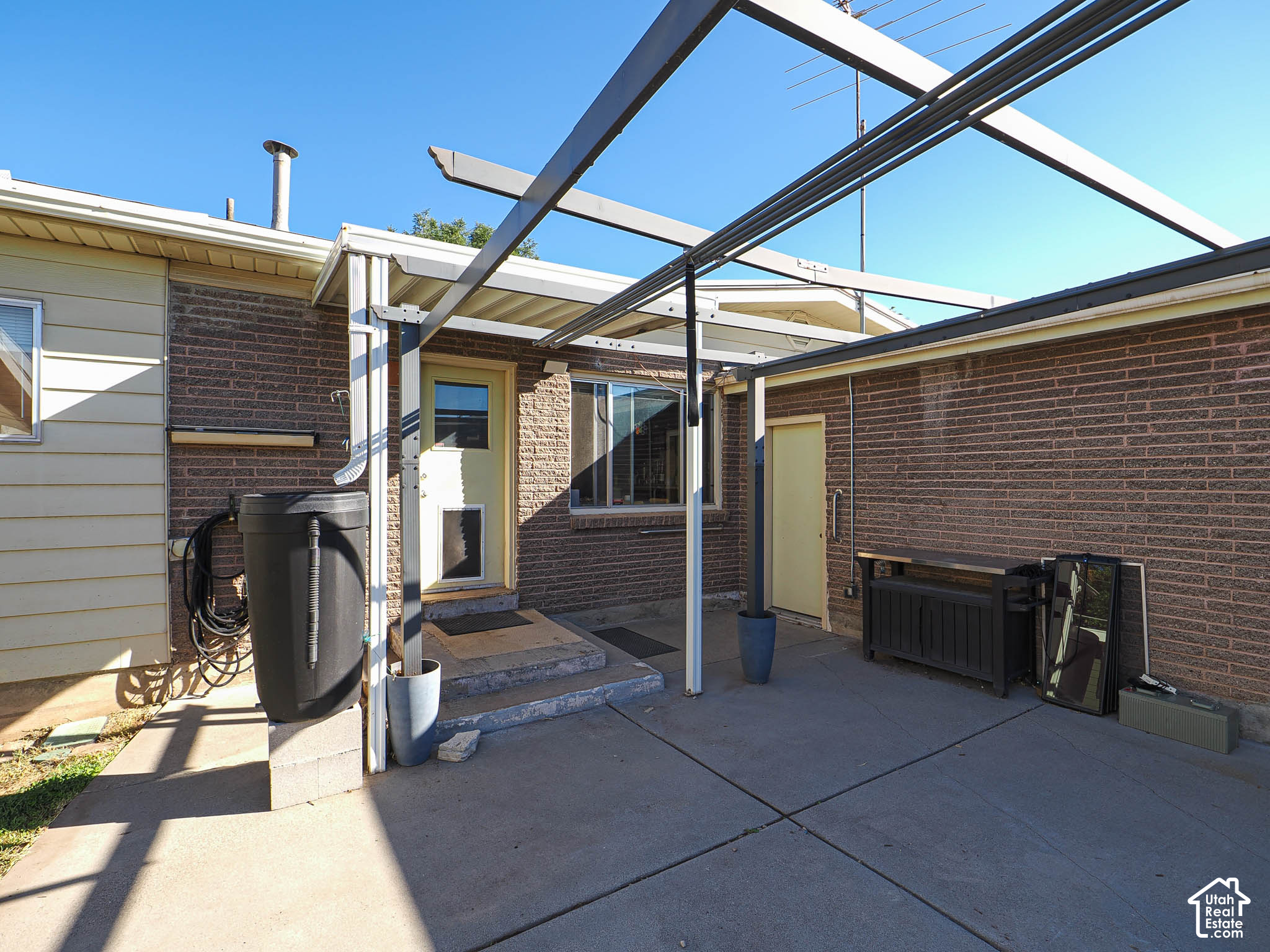 main property photo 35