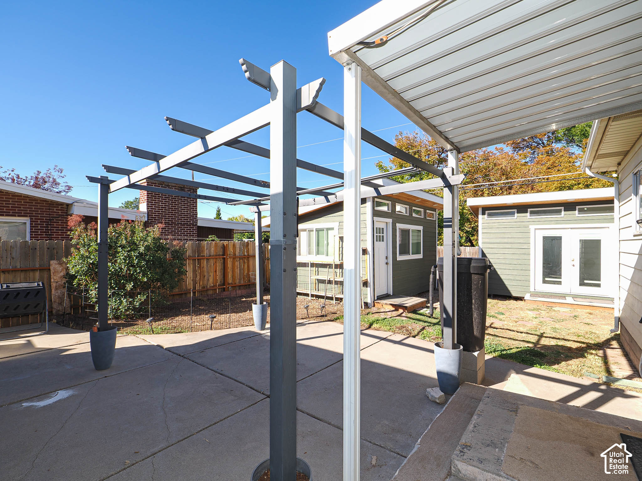main property photo 37