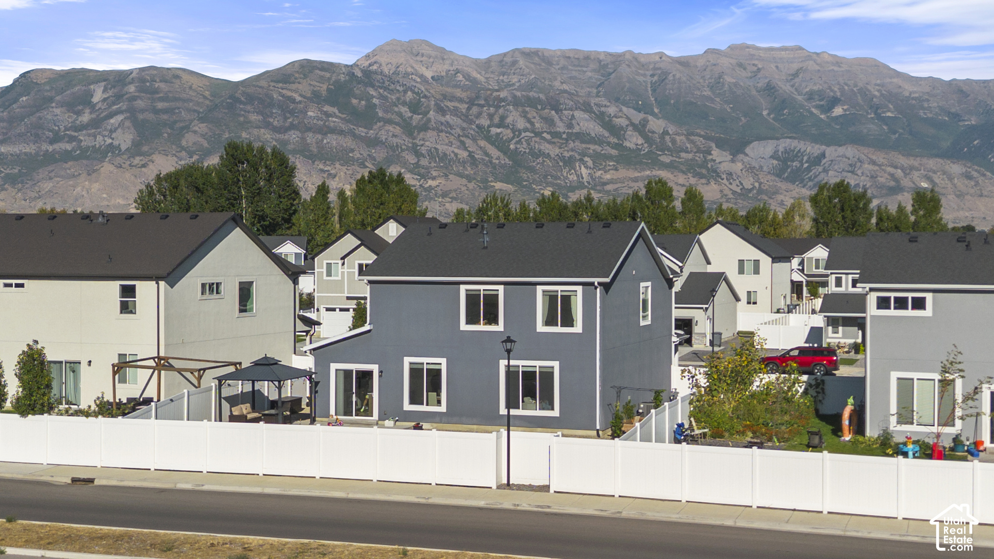 main property photo 50