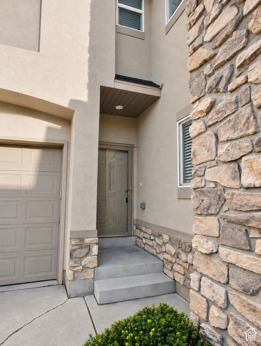 property viewer photo 2