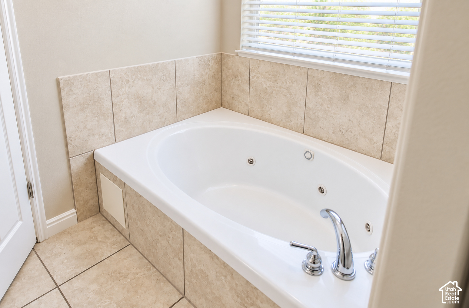 property viewer photo 20