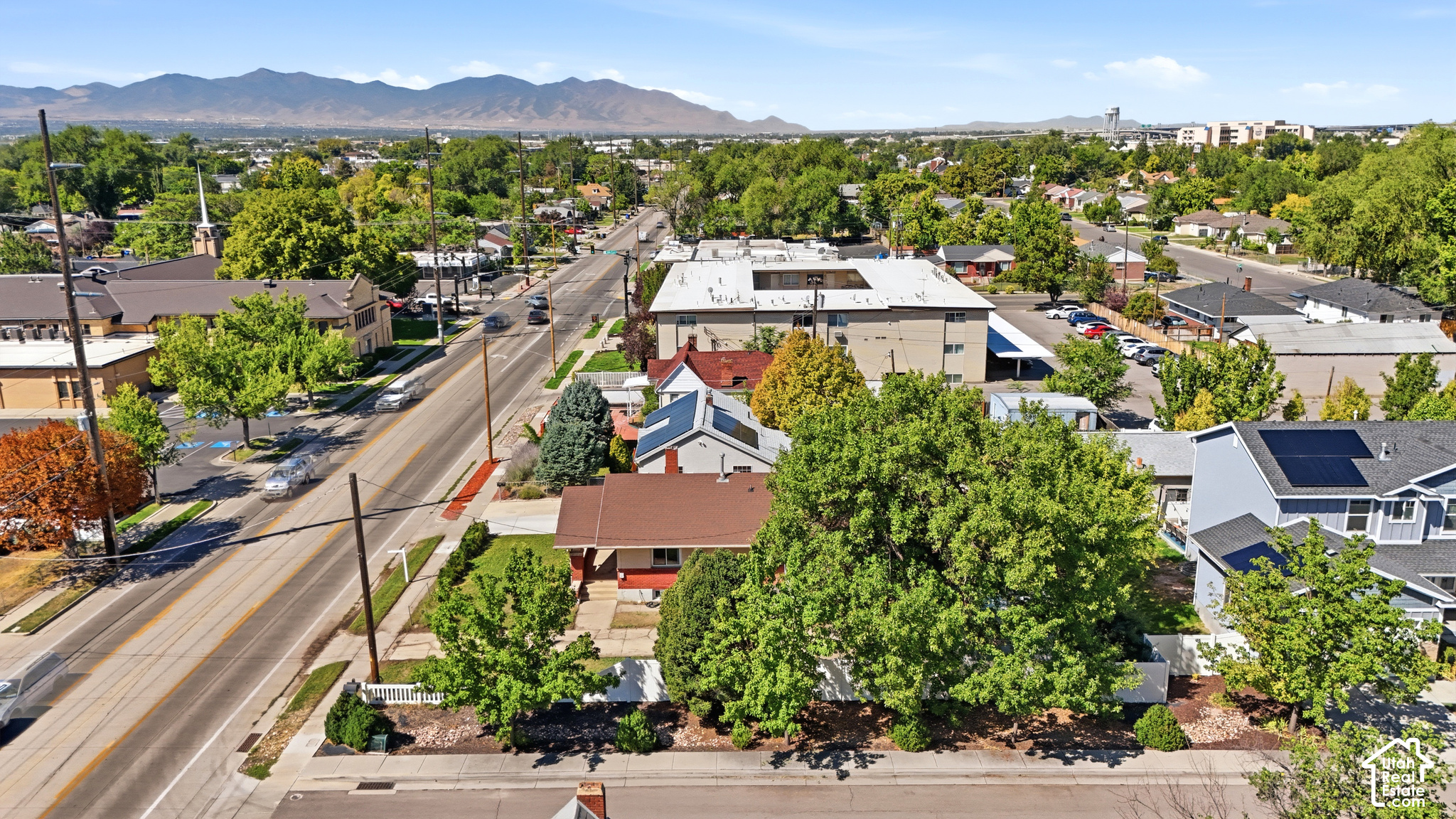 main property photo 28