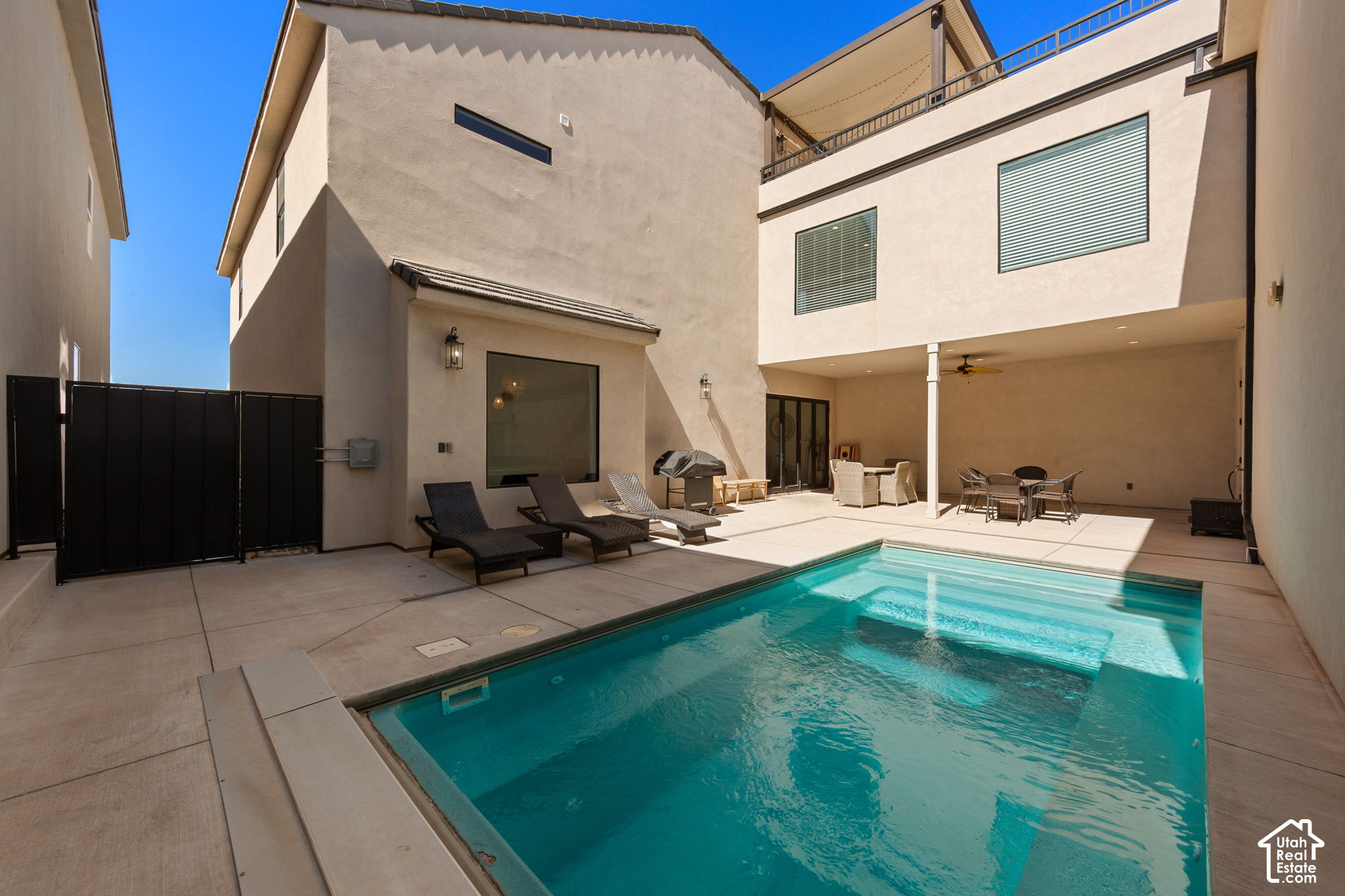 main property photo 38