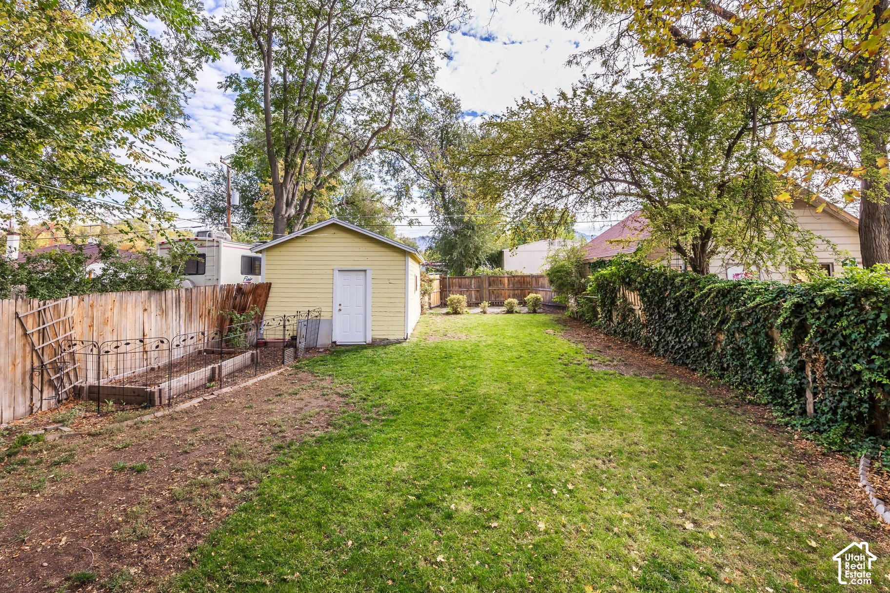 main property photo 11