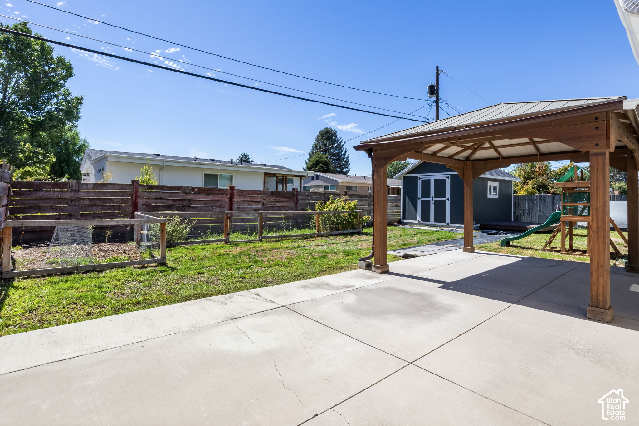 main property photo 16