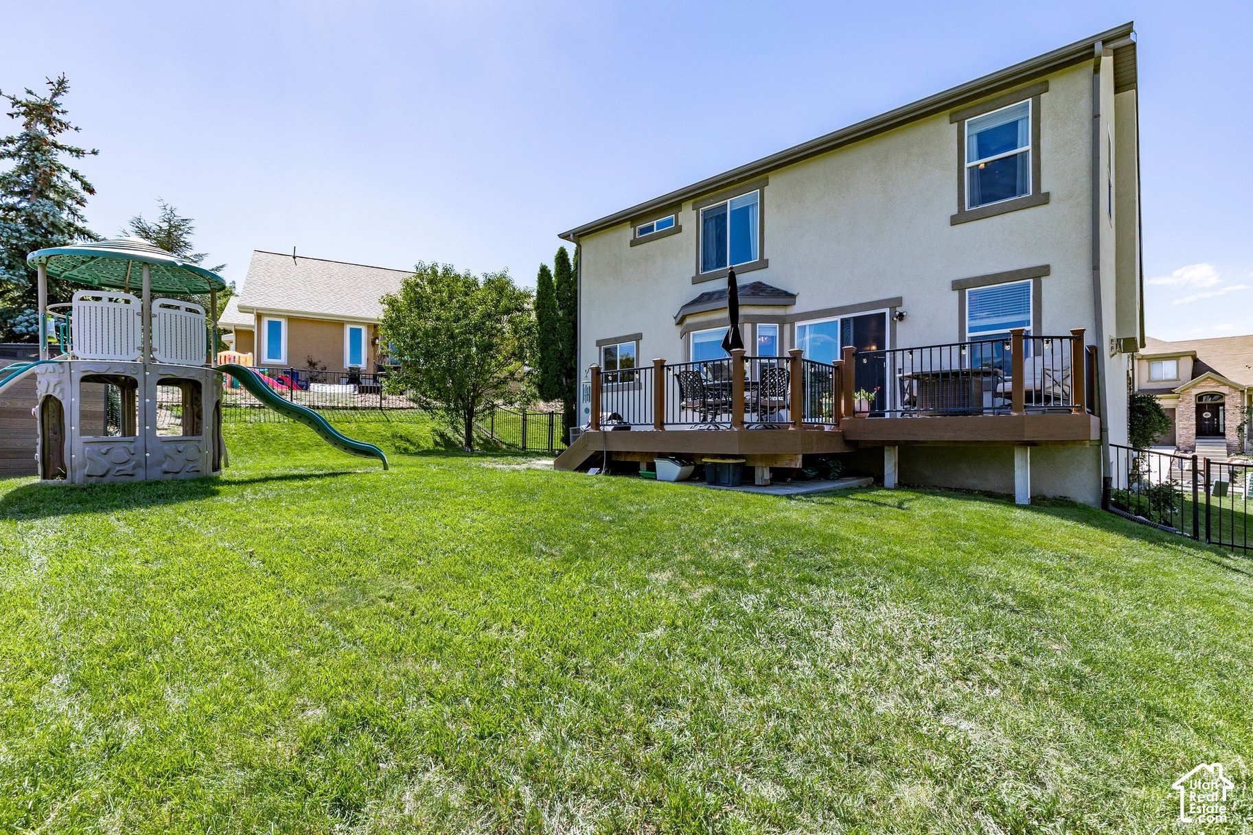 main property photo 8