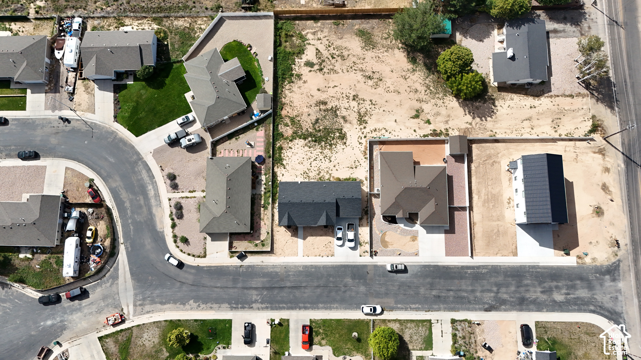 main property photo 23