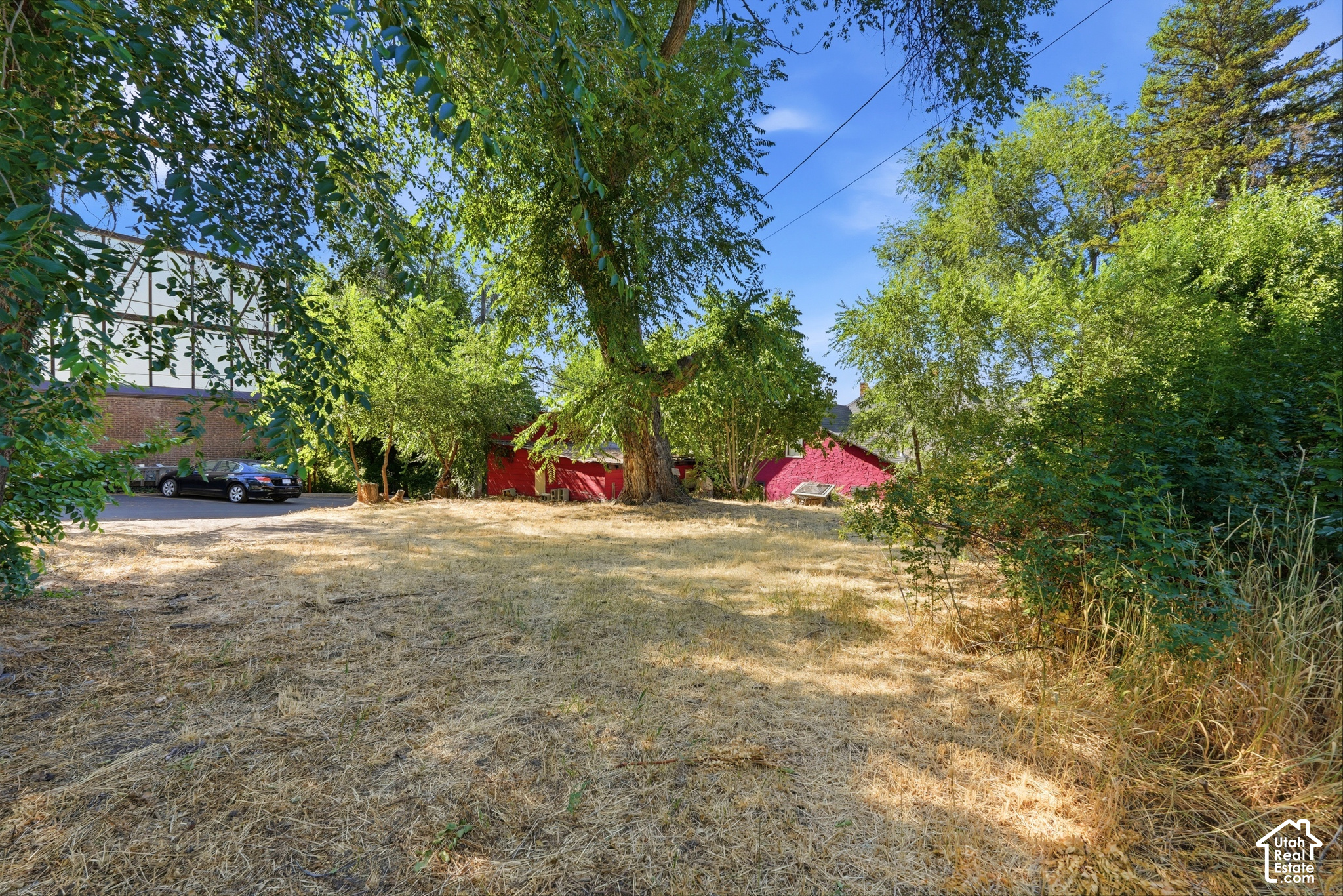 main property photo 30