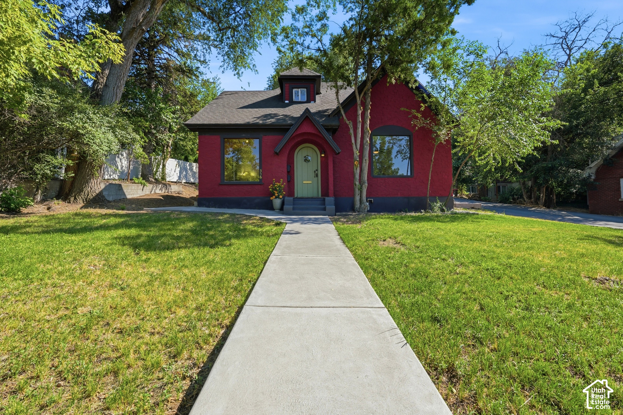 main property photo 7
