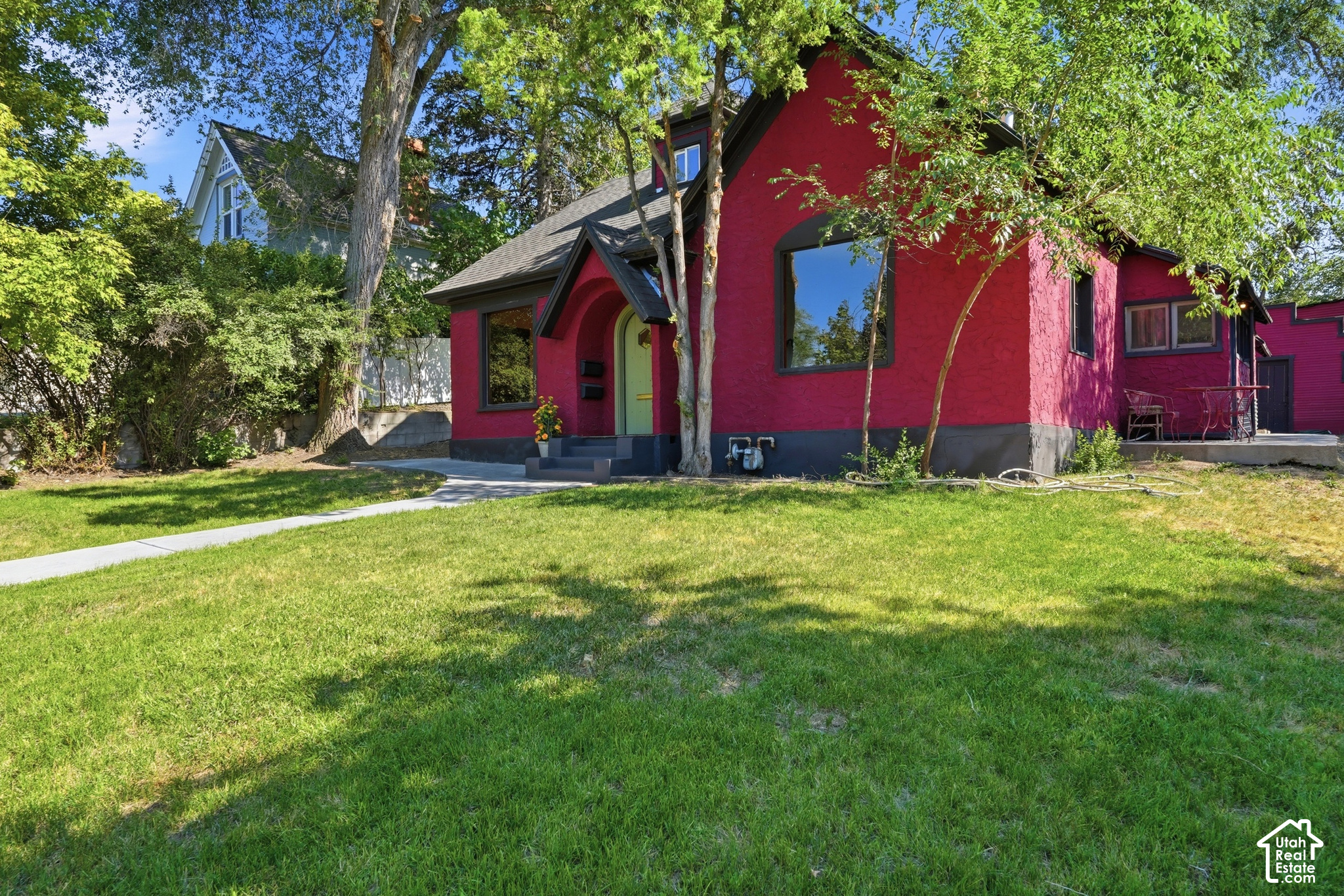 main property photo 8