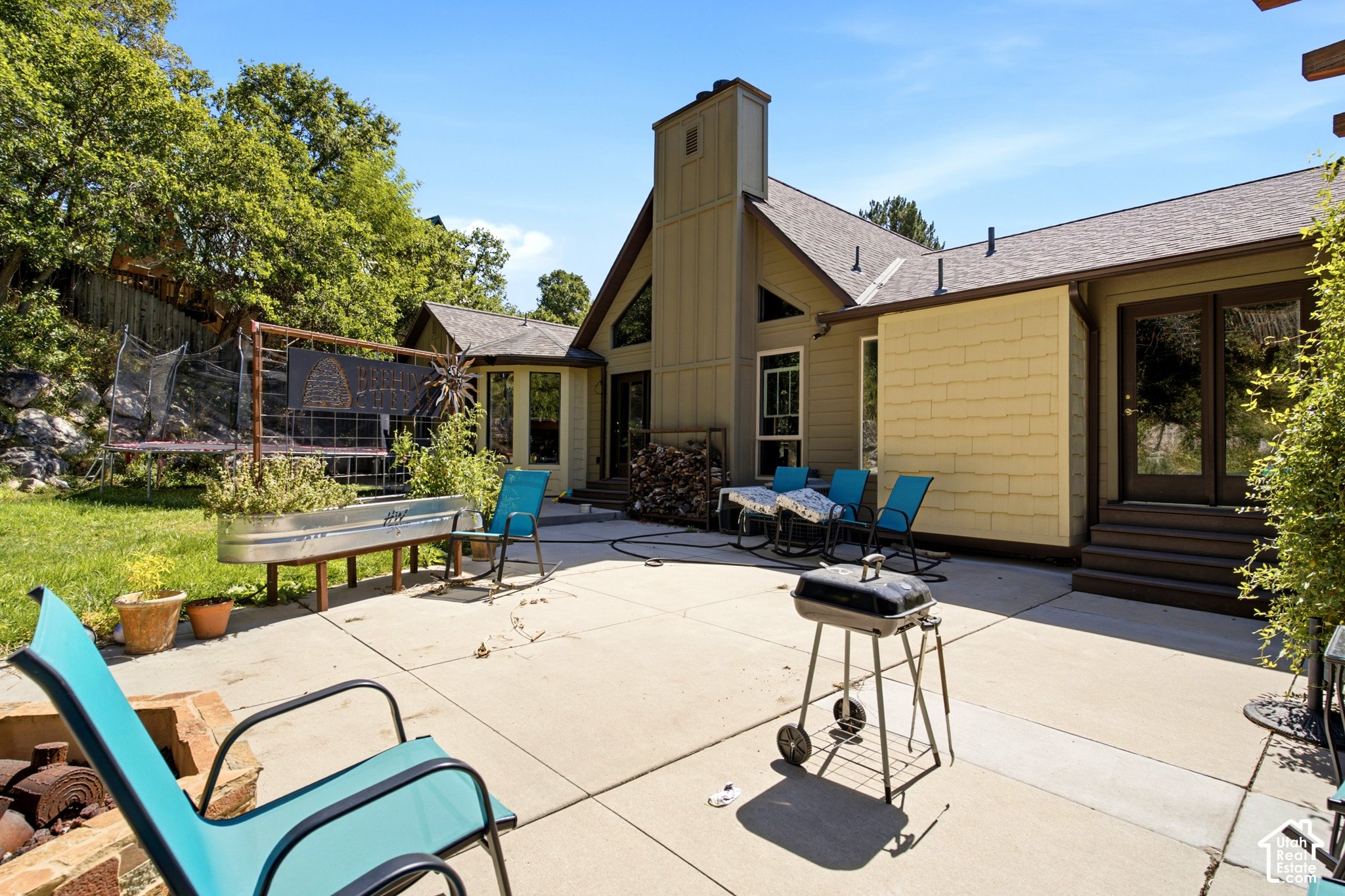 main property photo 35
