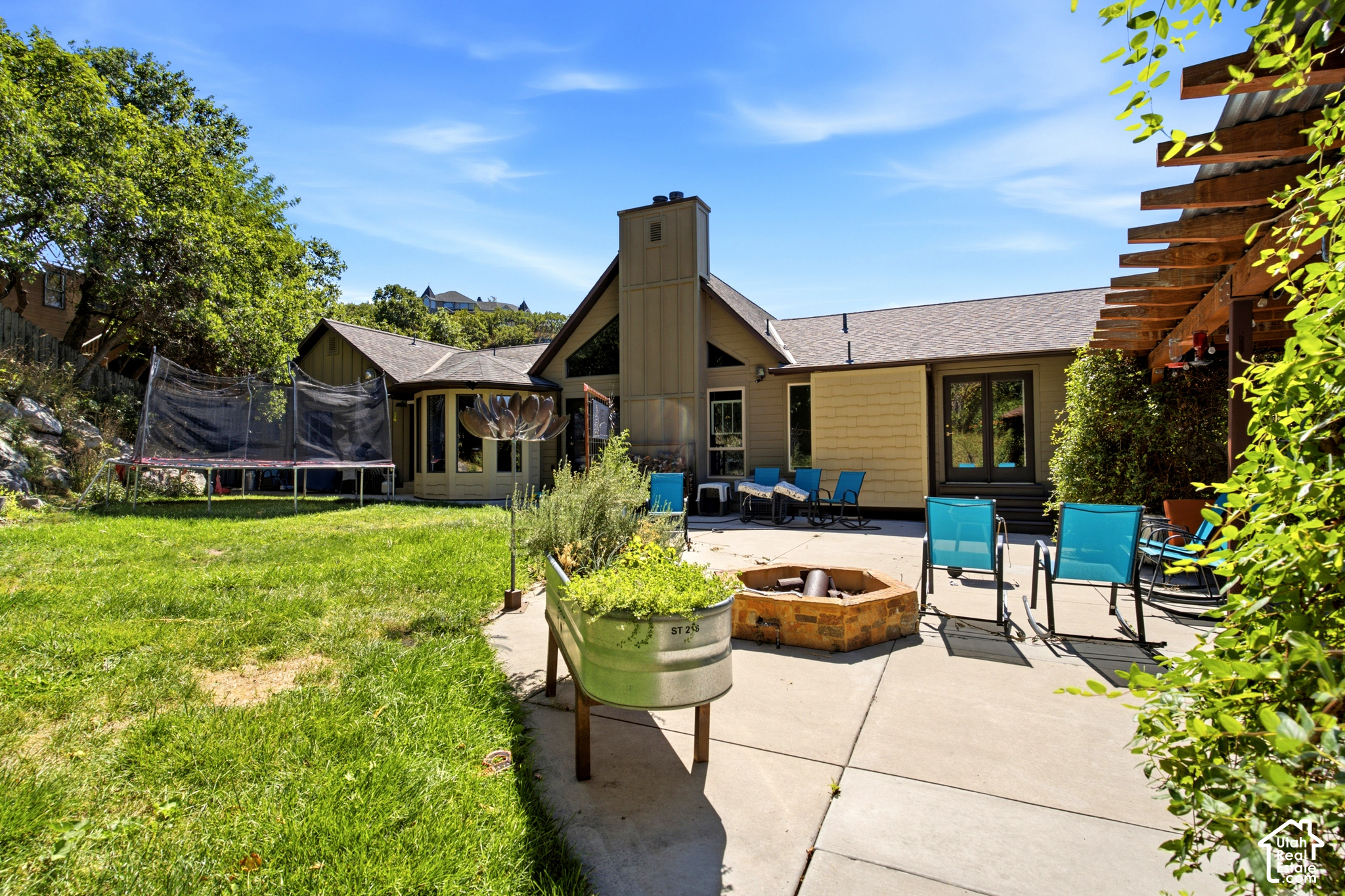 main property photo 38