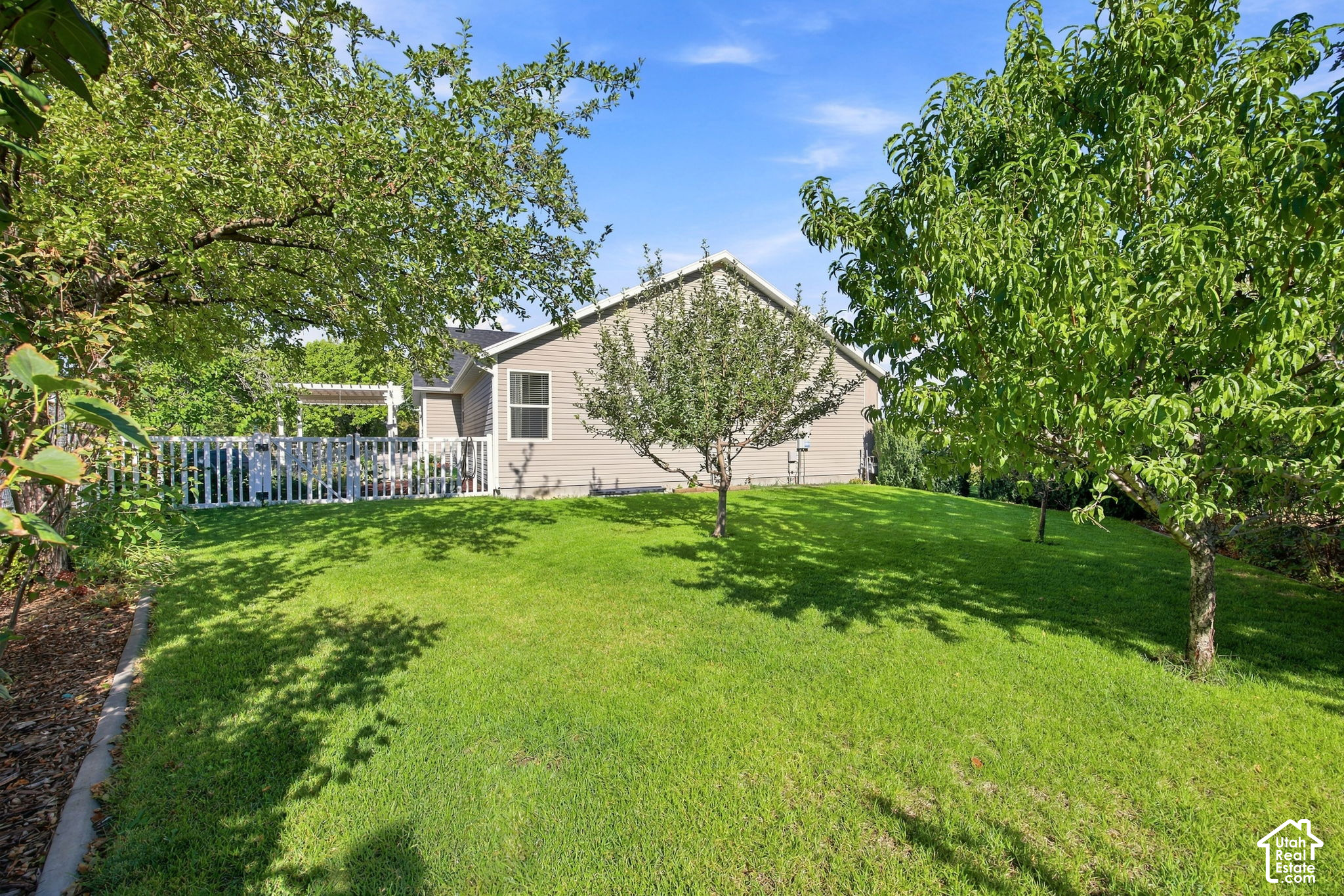 main property photo 23