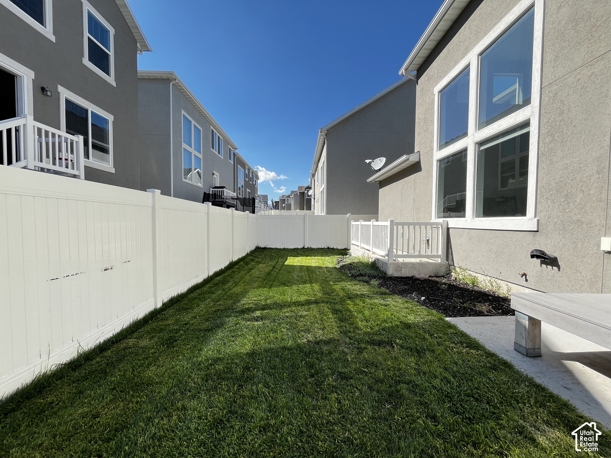 main property photo 40