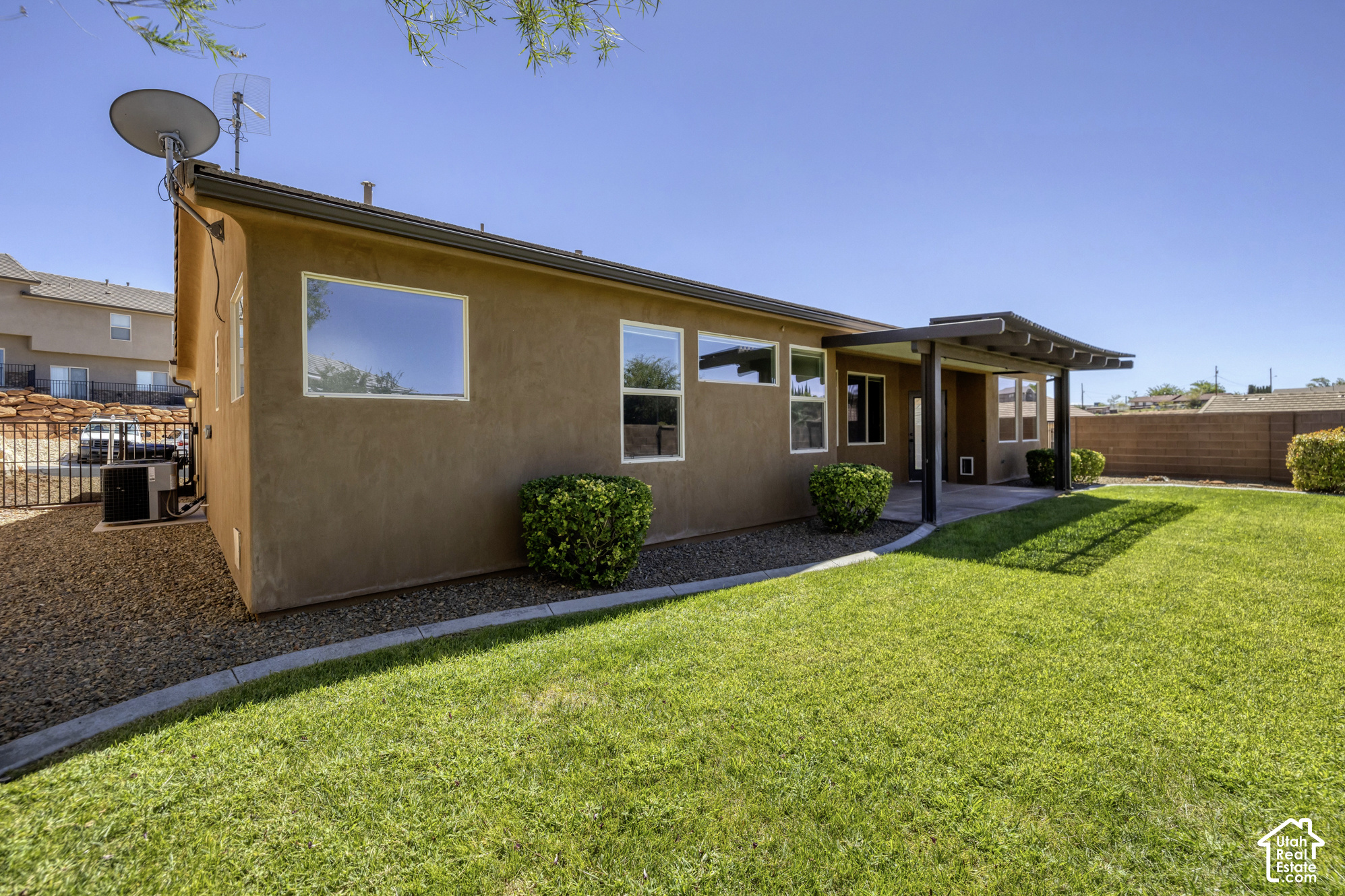 main property photo 30