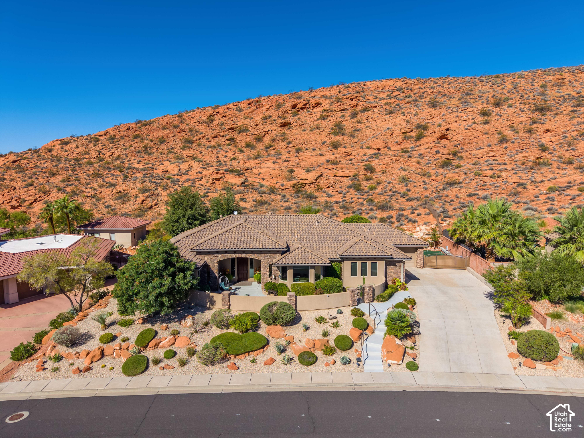 main property photo 8