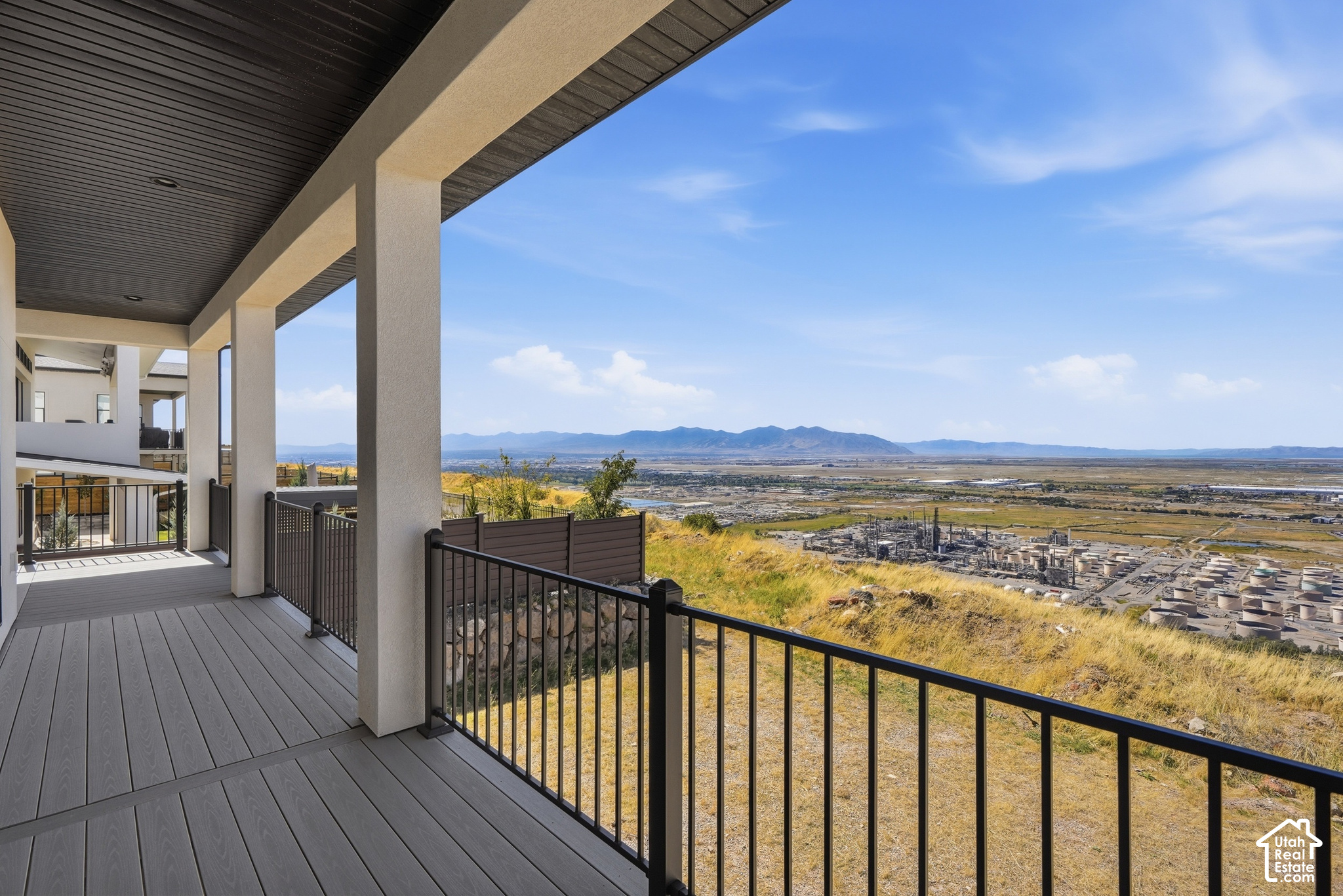 main property photo 28