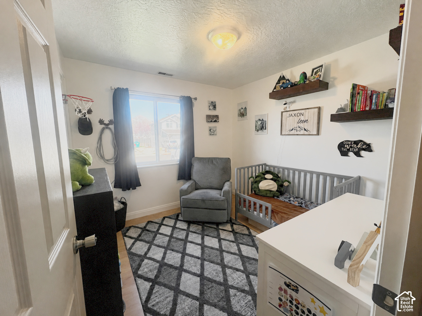 main property photo 32